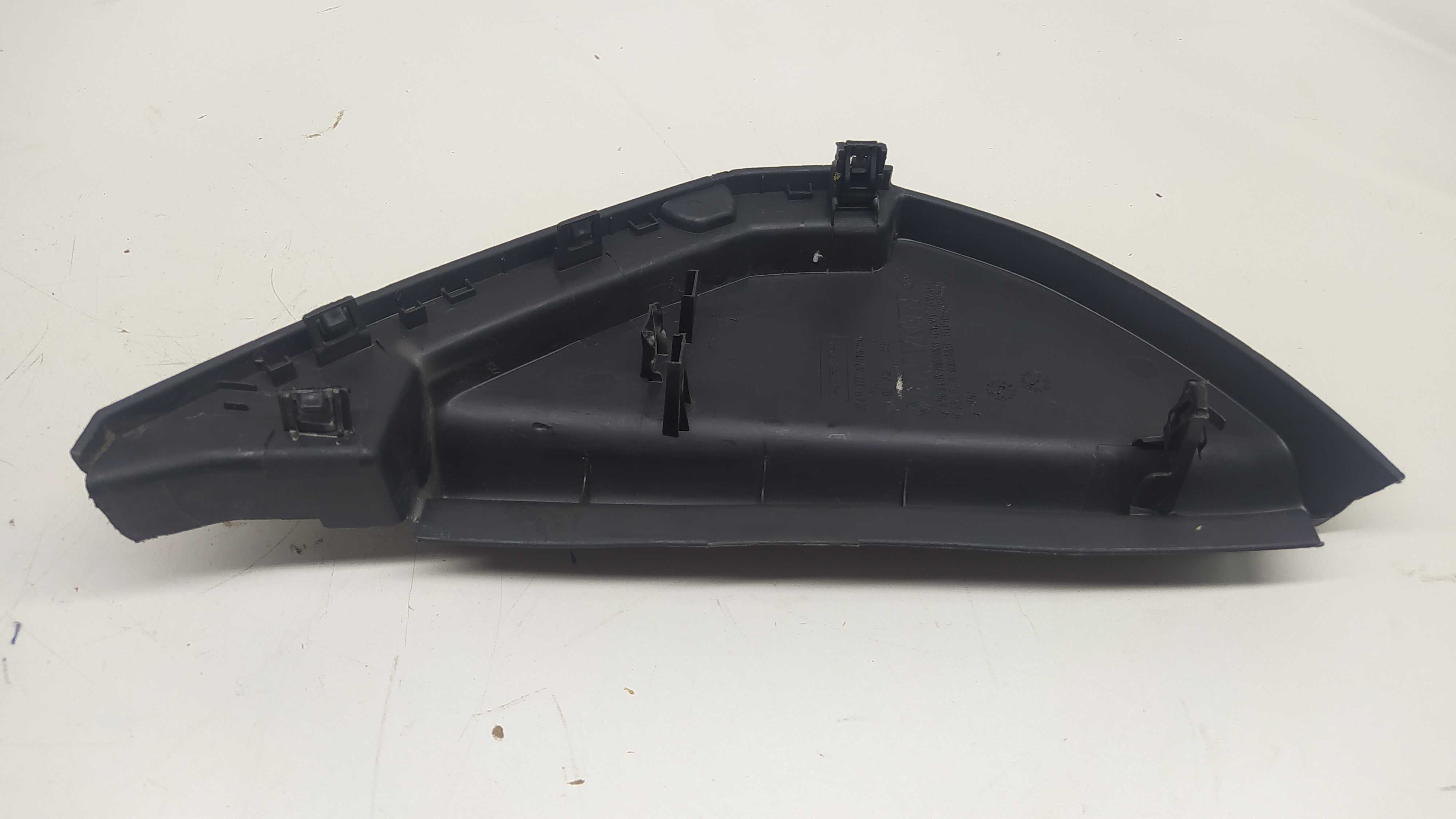 Acabamento Lateral Esquerdo Painel Renault Megane Grand Tour 3