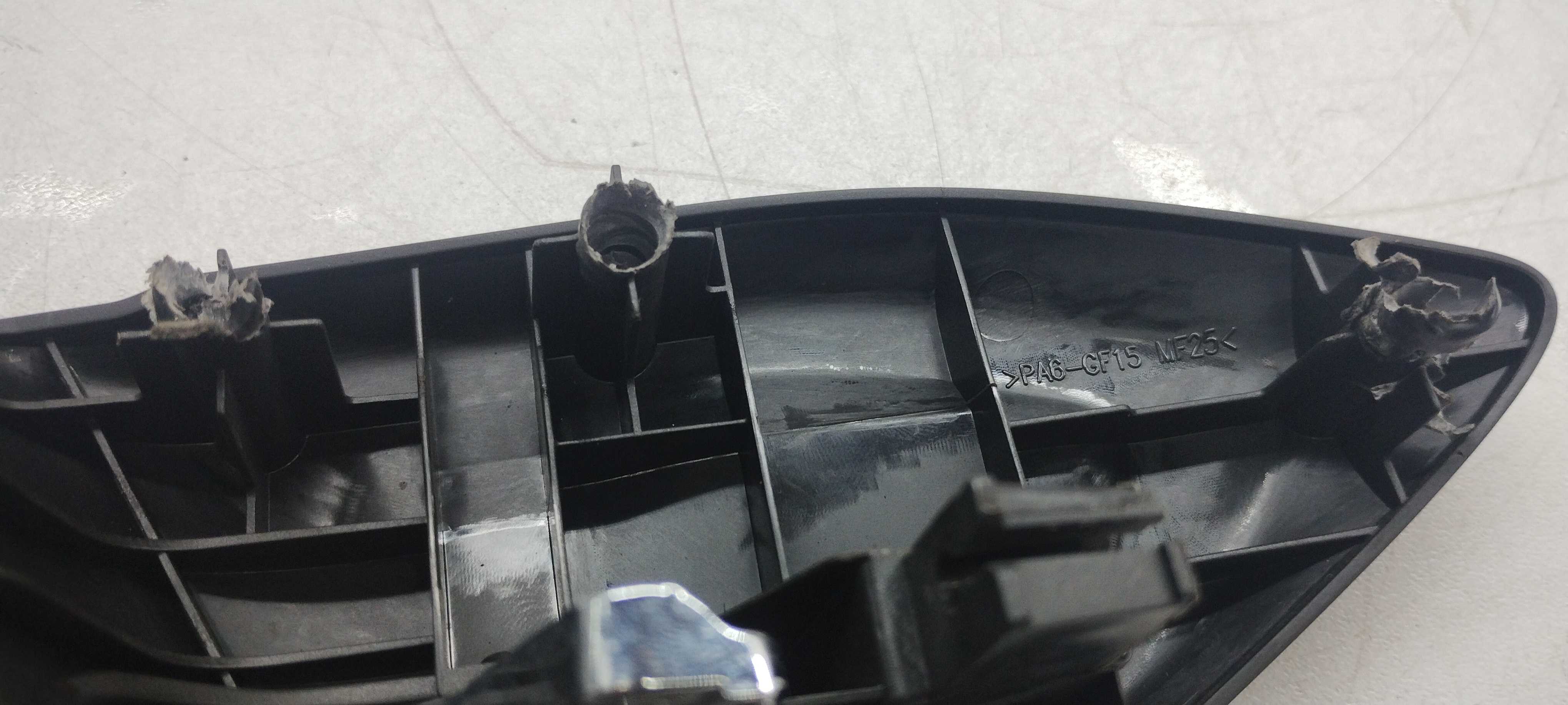 Maçaneta Interna Dianteira Esquerda Chevrolet Onix 16/19 6