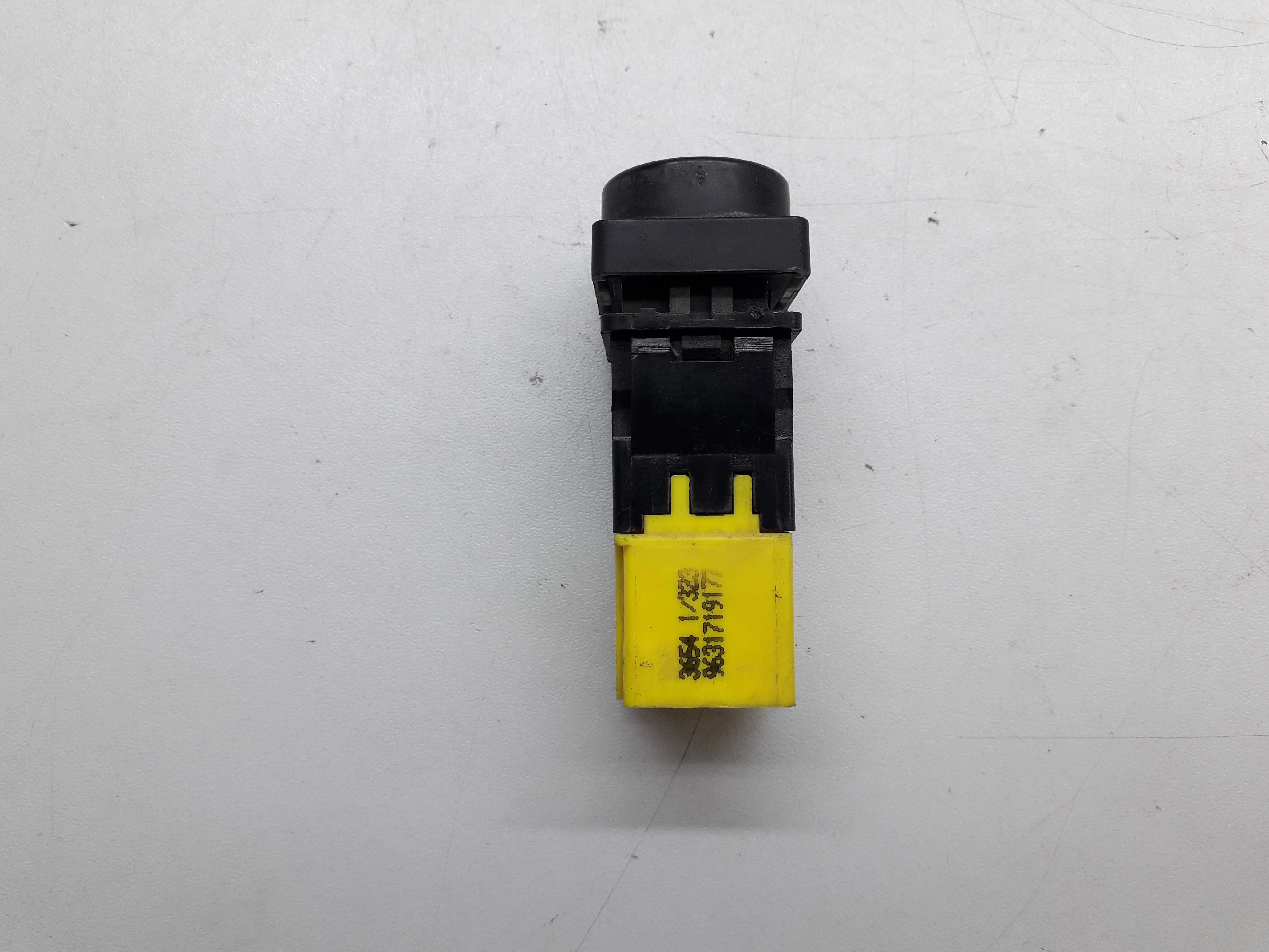 Botão  Trava Elétrica Portas Citroen Xsara Picasso 01/06 4
