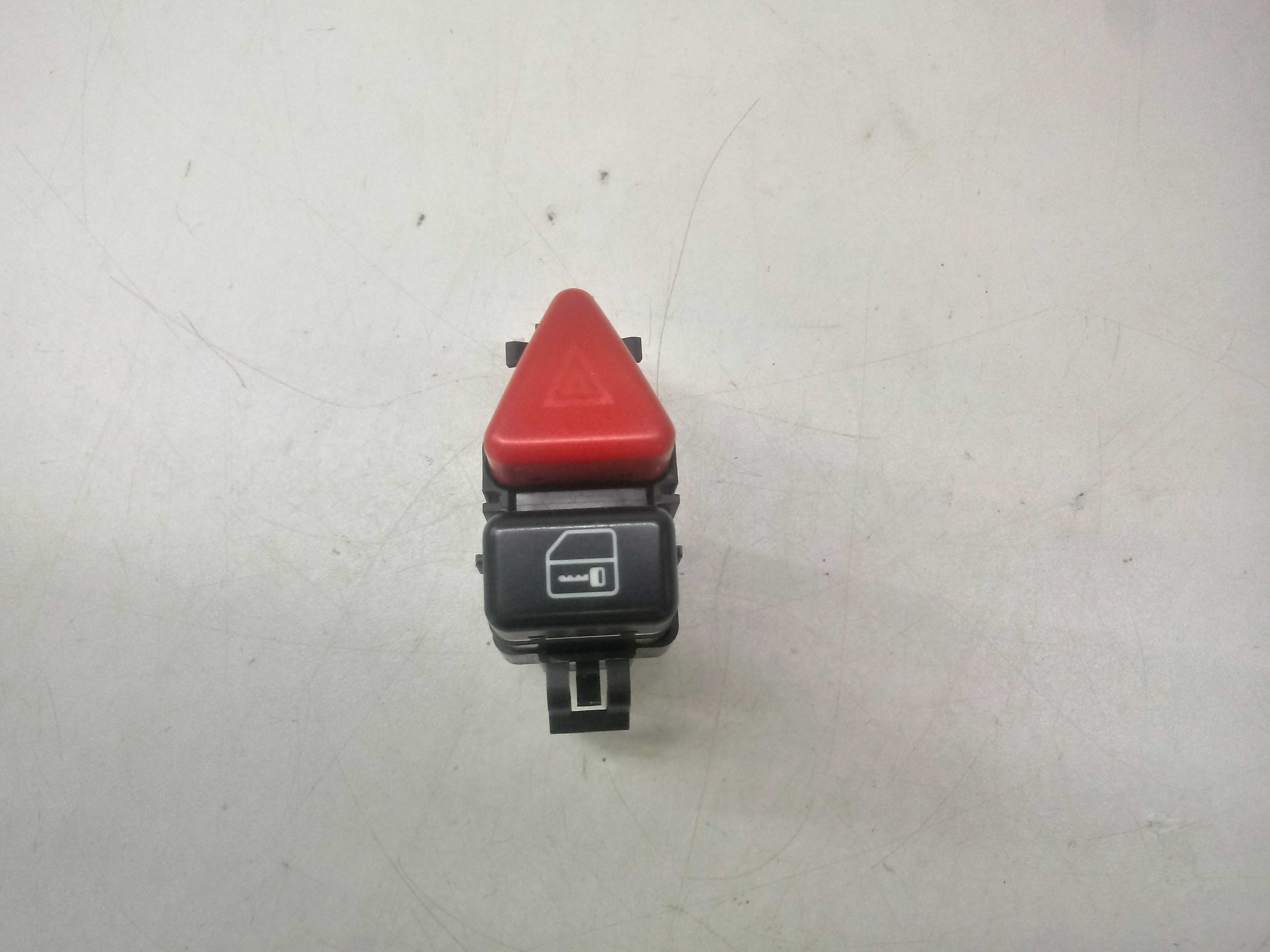 Botao Pisca Alerta Mercedes A190 A160 99/05 Vermelho 1