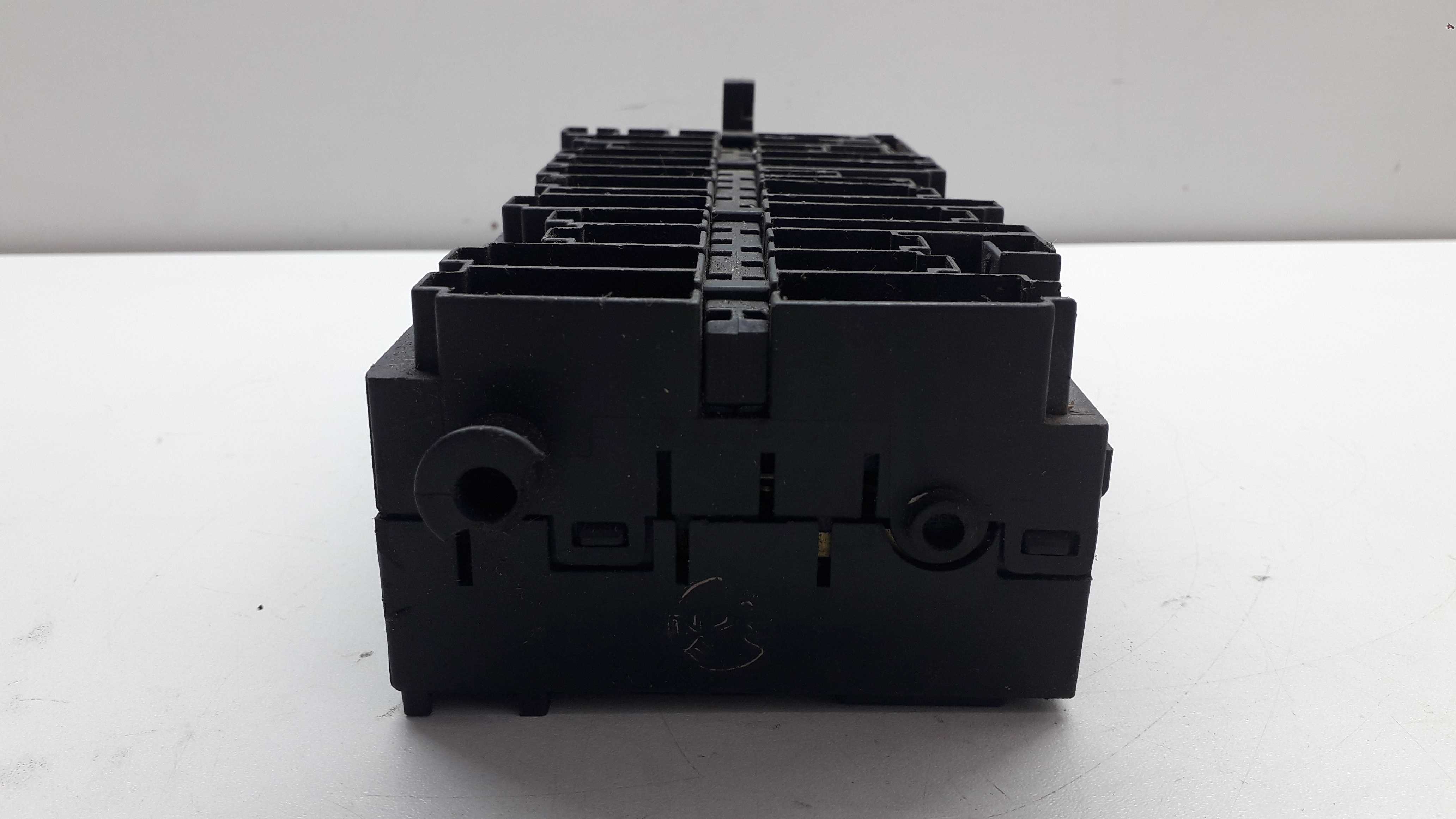 Caixa De Fusíveis Vw Golf/audi A4 1994/1998 5