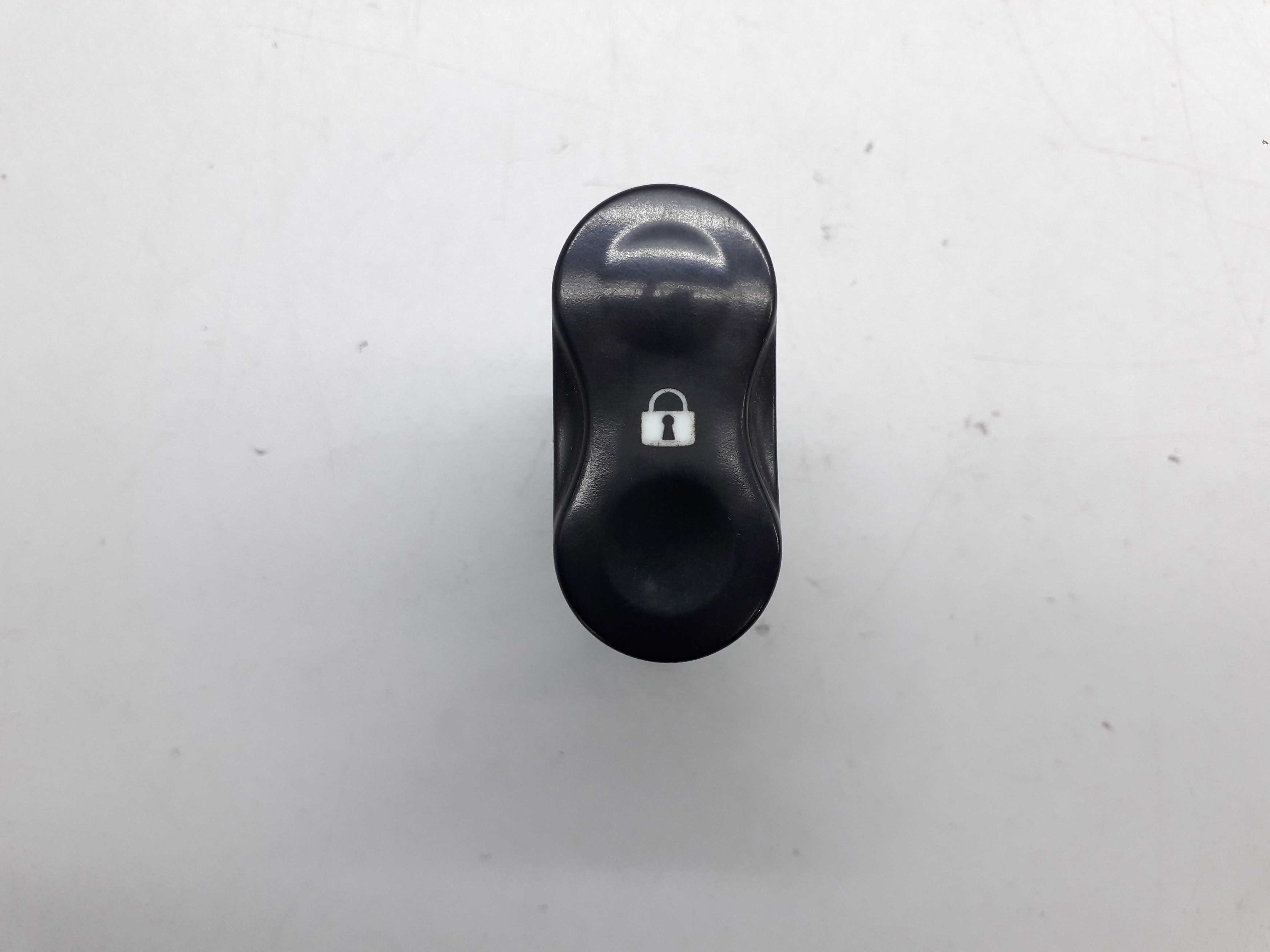 Botão Trava Elétrica Portas Renault Logan Sandero 2011 1