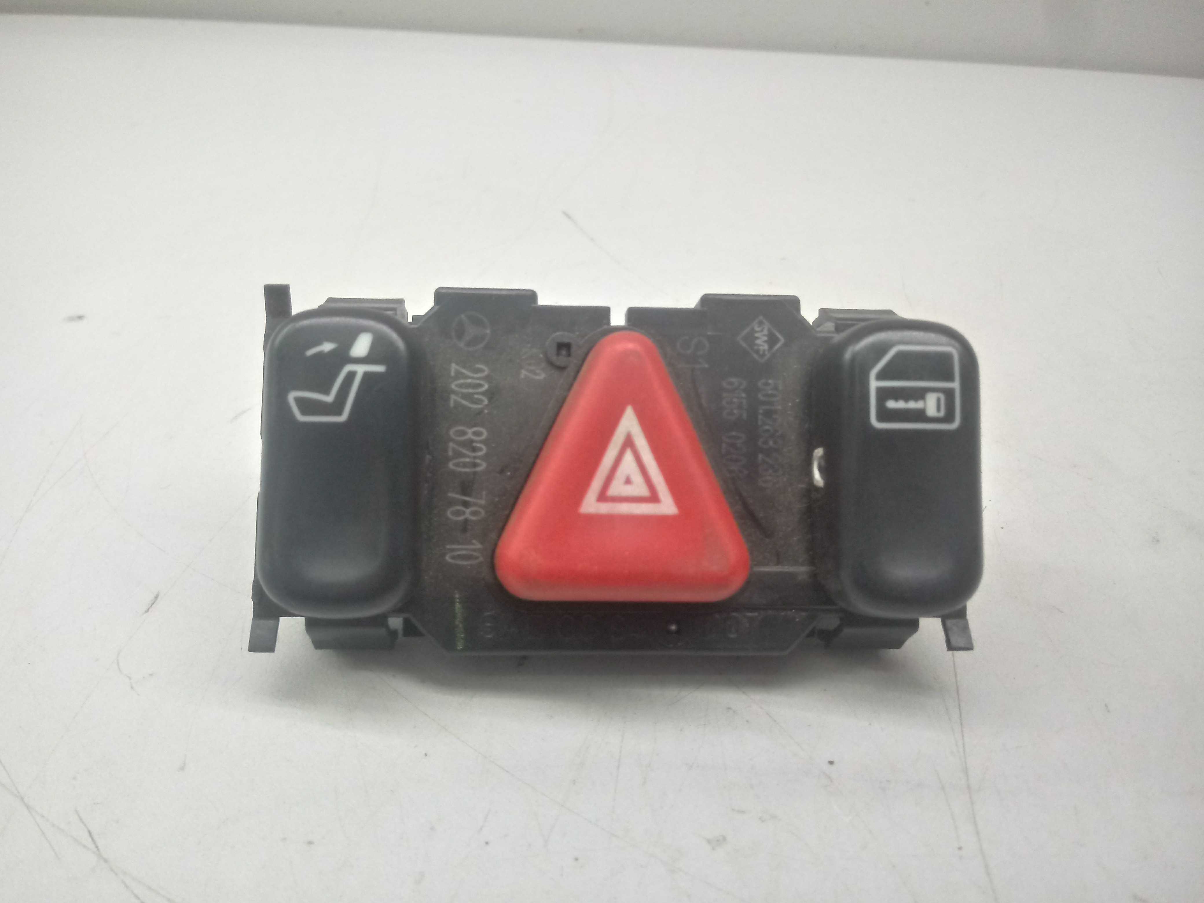 Botao Pisca Alerta Mercedes C180 C230 C280 1