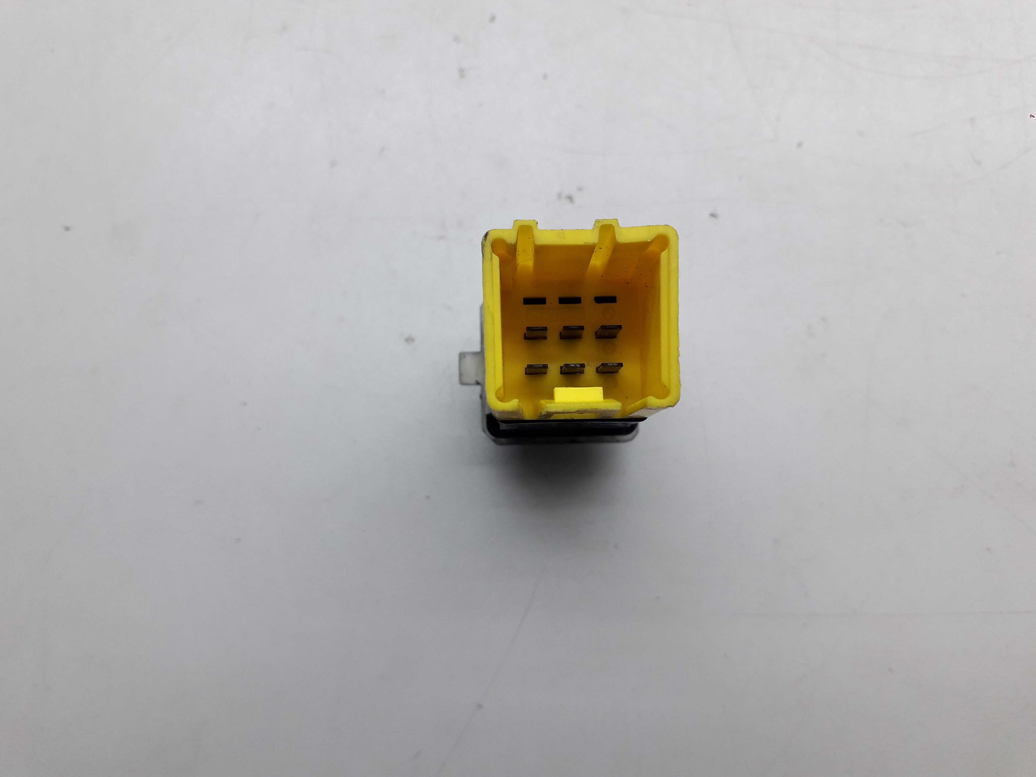 Botão  Trava Elétrica Portas Citroen Xsara Picasso 01/06 6