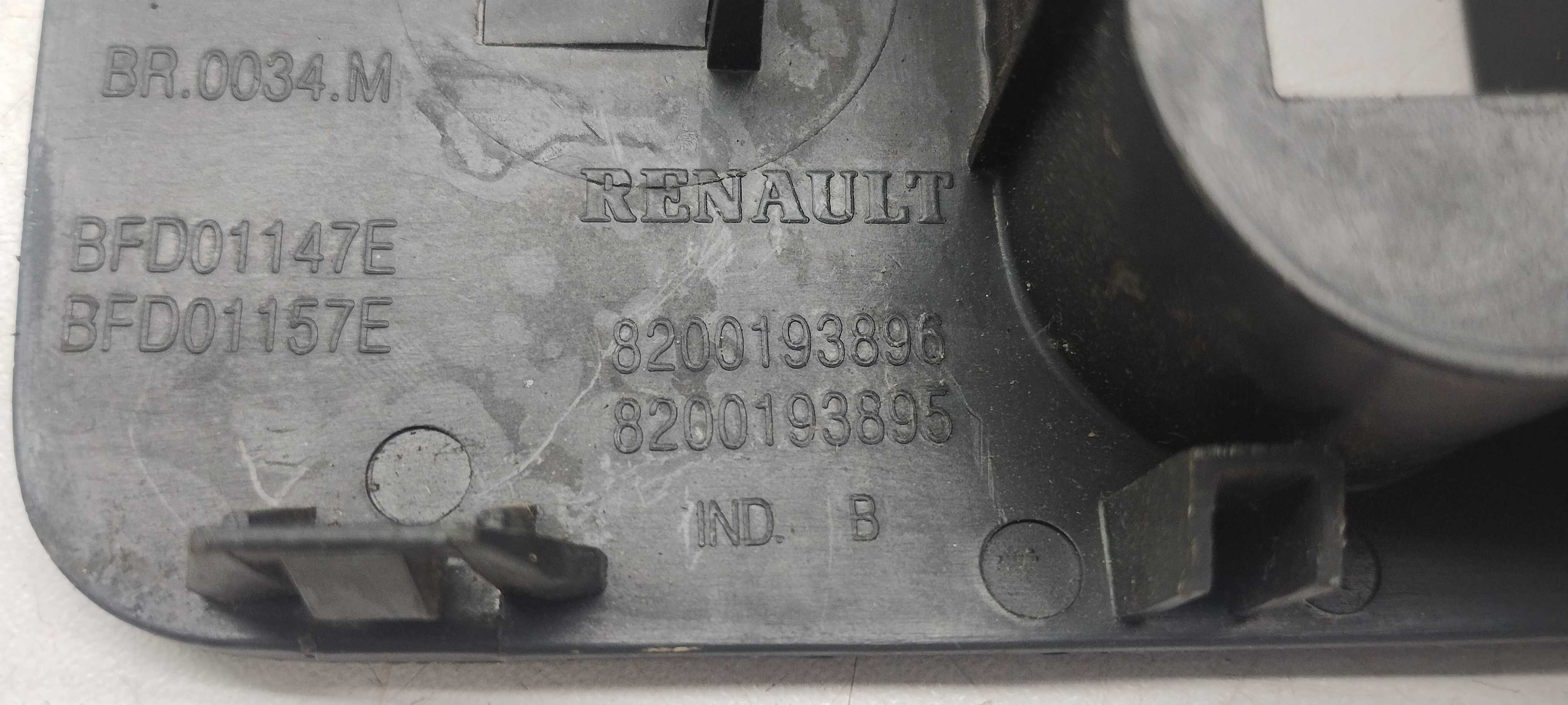 Moldura Botão Desembaçador Renault Clio 2002/2015 3