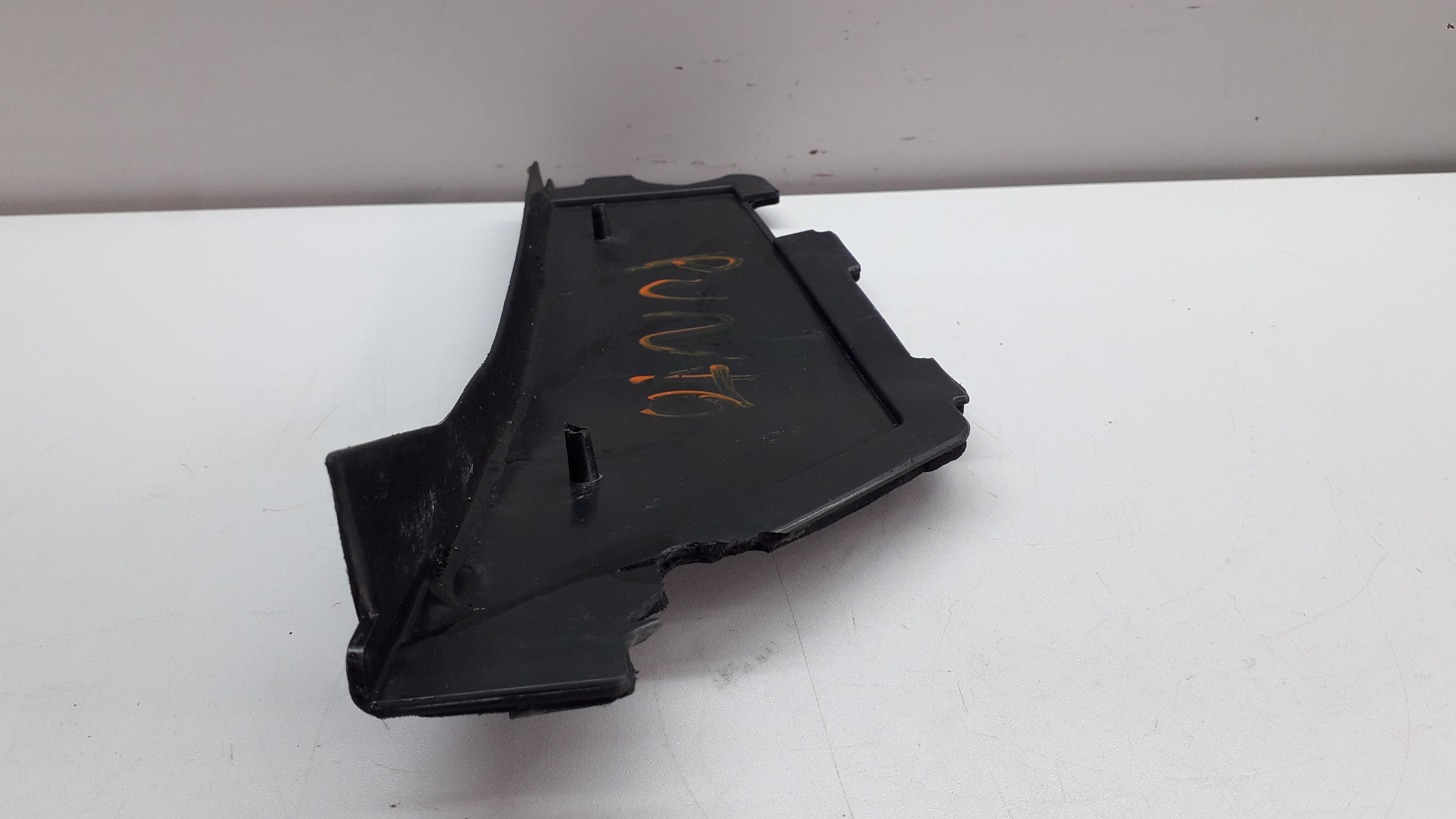 Acabamento Esquerdo Churrasqueira Fiat Punto 12/16 Avariada Preto 5