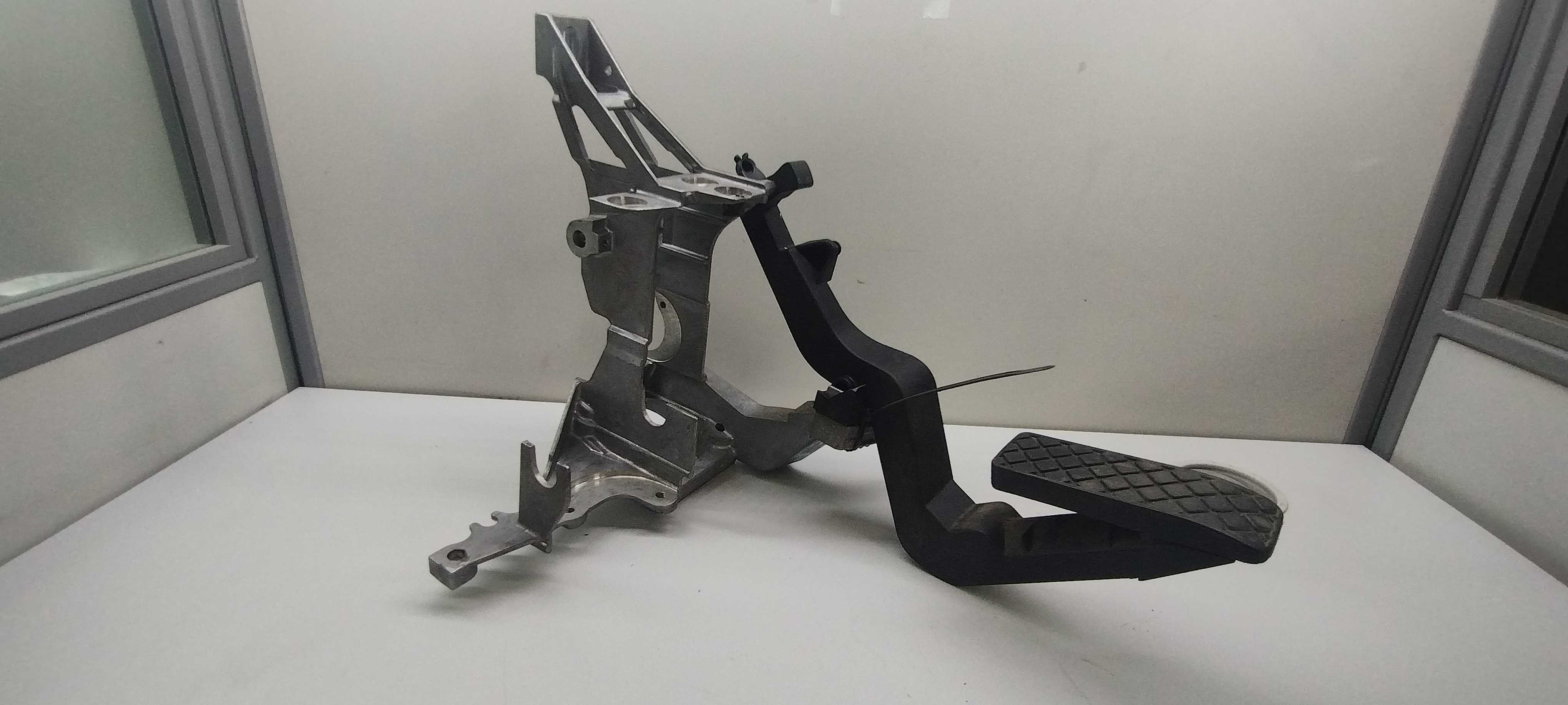Suporte Pedaleira Pedal Acelerador Audi A6 00/06