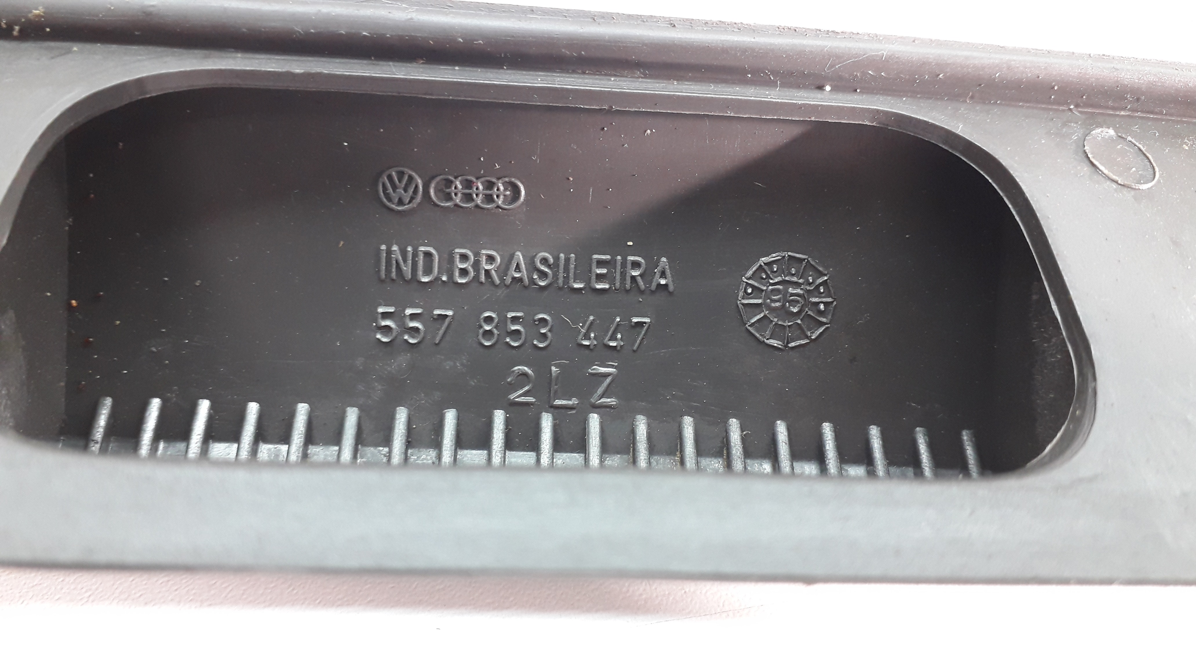 Friso Régua Acabamento Tampa Traseira Vw Pointer 94/96 Preto 4