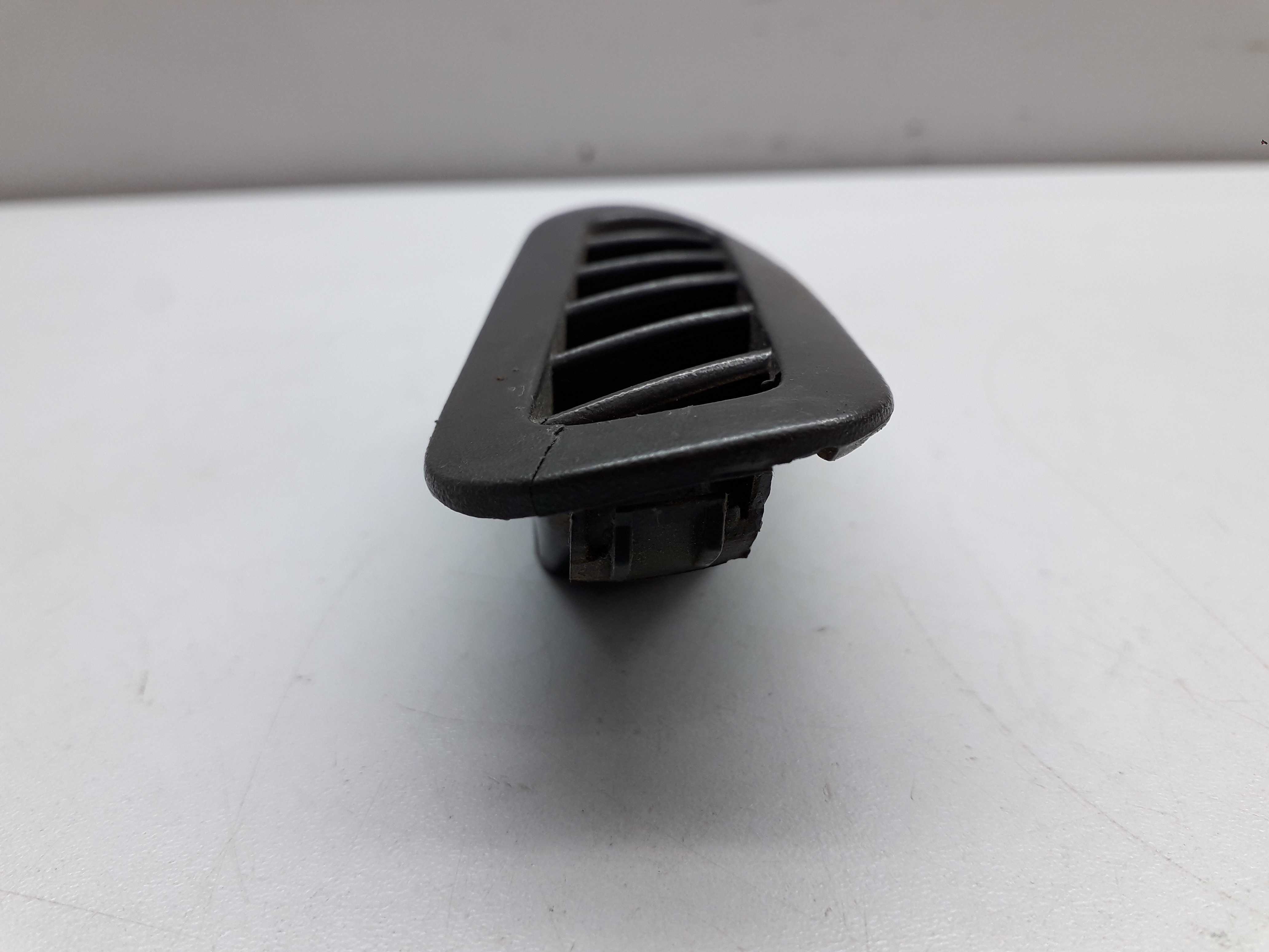 Moldura Difusor De Ar Esquerdo Vw Gol Parati G2 3