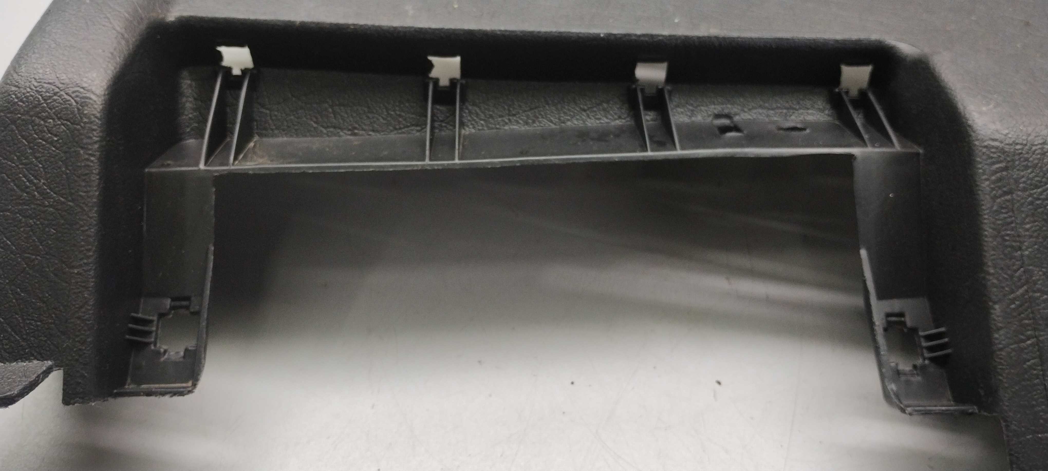 Moldura Inferior Painel Lado Esquerdo Vw Golf 1994/1998 3