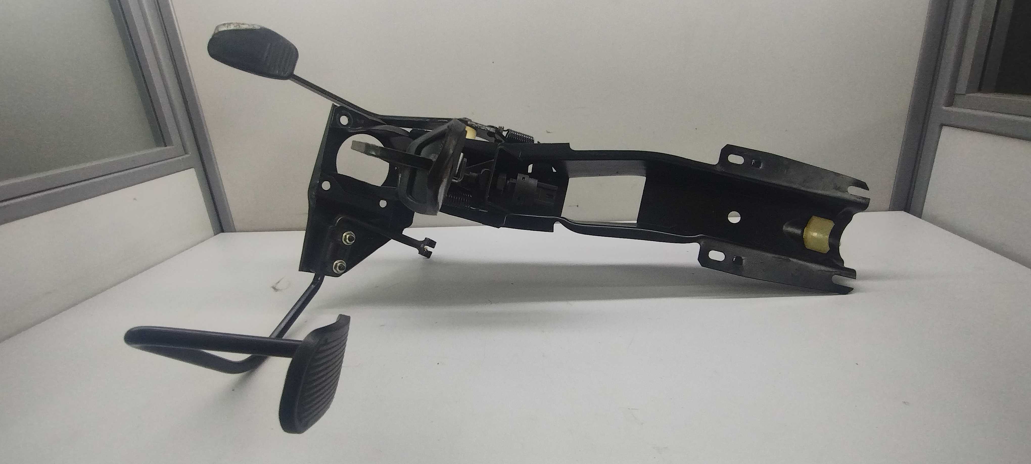 Pedaleira Fiat Uno 2004 4