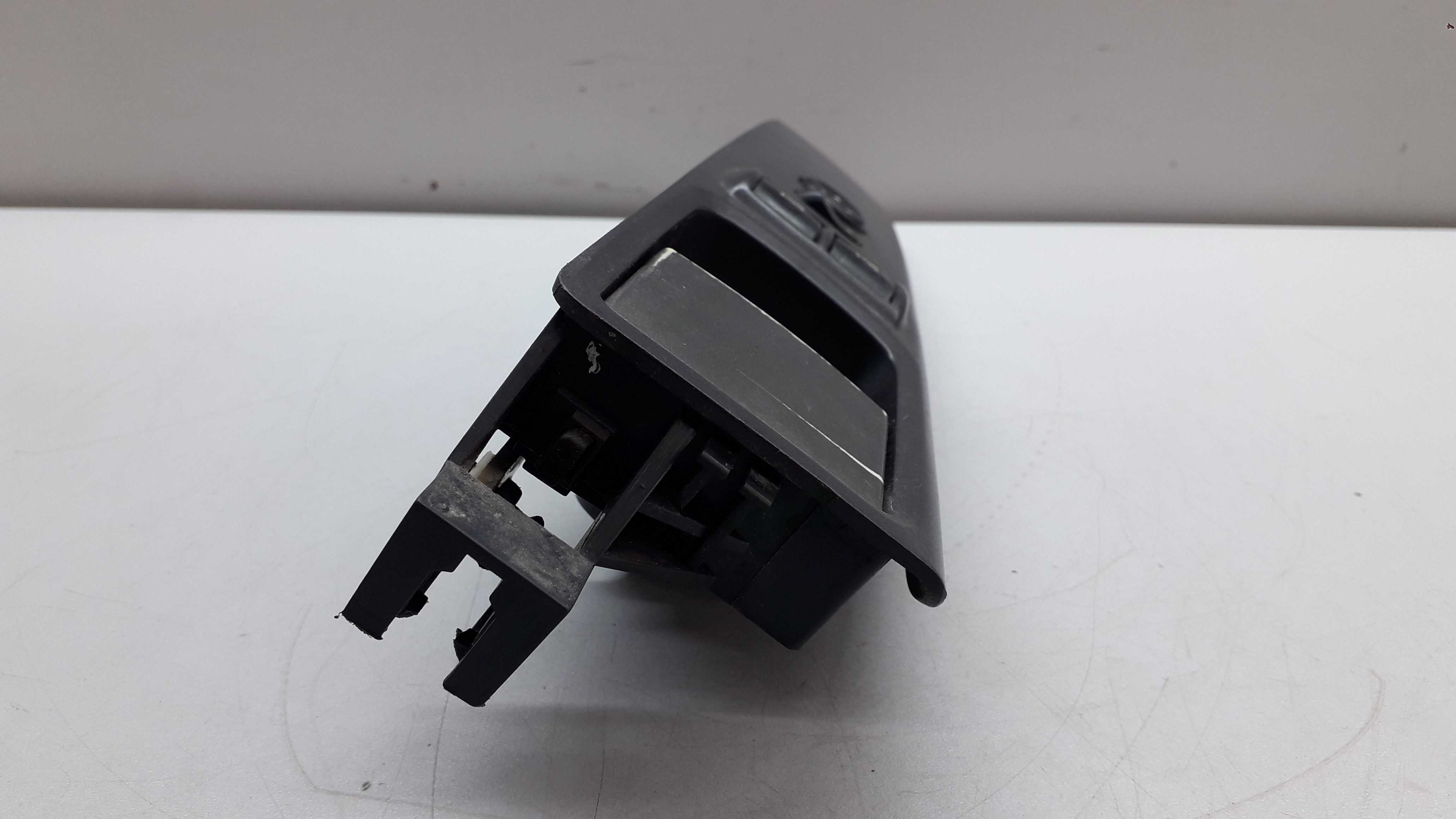 Moldura Com Botão Vidro Elétrico Lado Esquerdo Fiat Idea 08 2