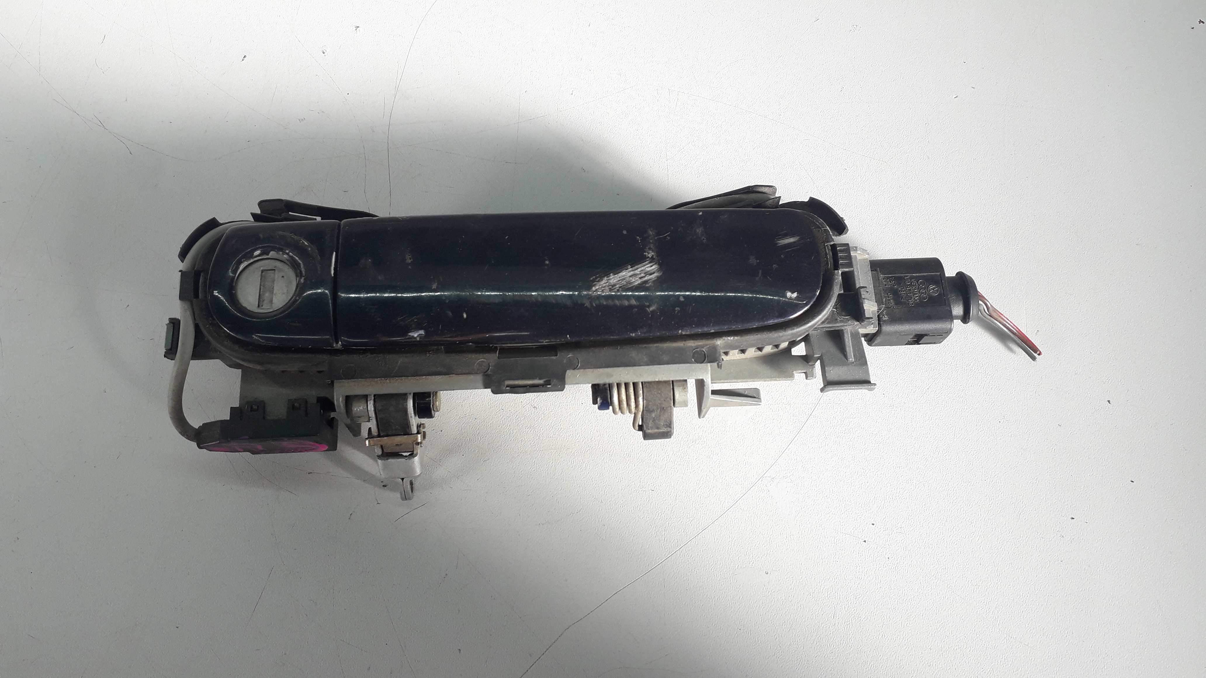 Macaneta Externa Dianteira Esquerda Audi A3 1