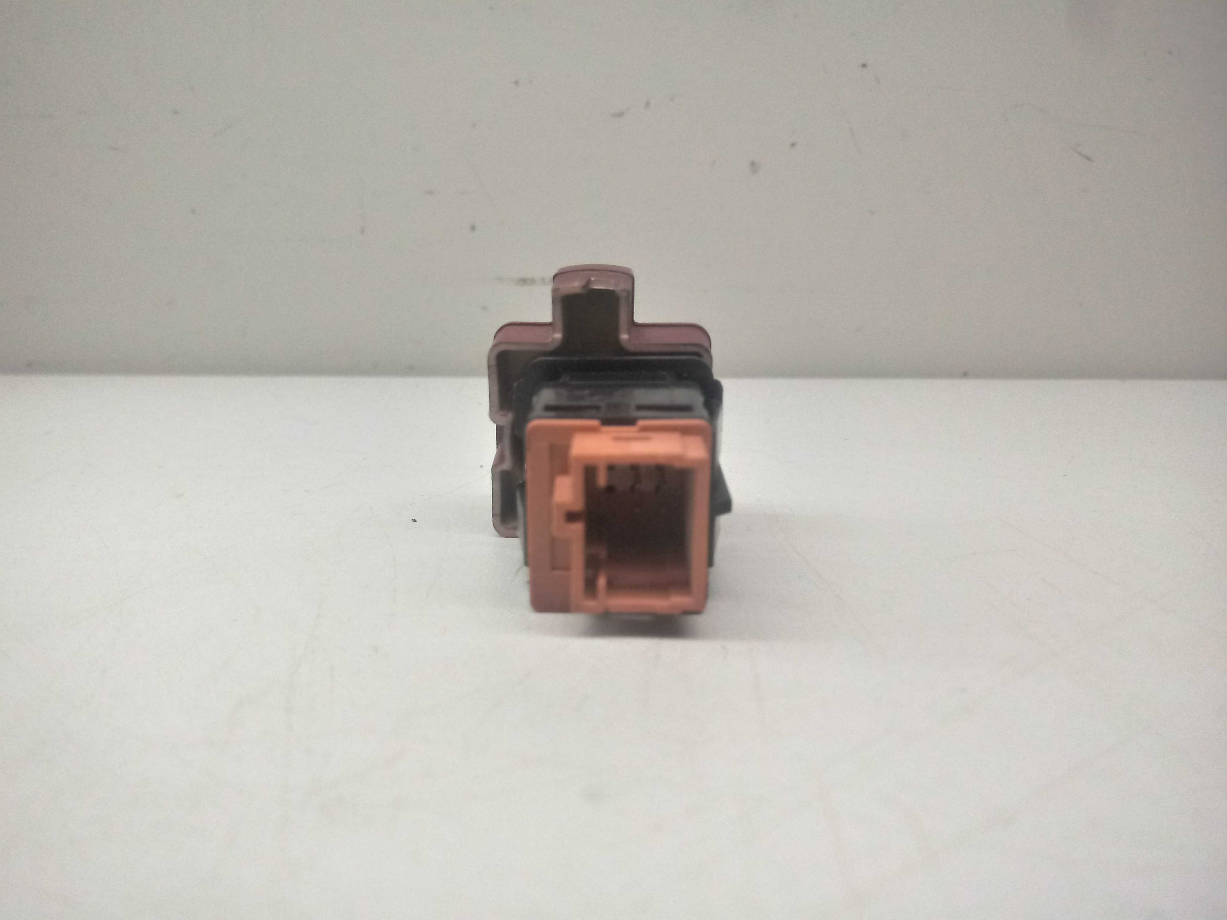 Botao Pisca Alerta Citroen C4 08/13 Vermelho 3