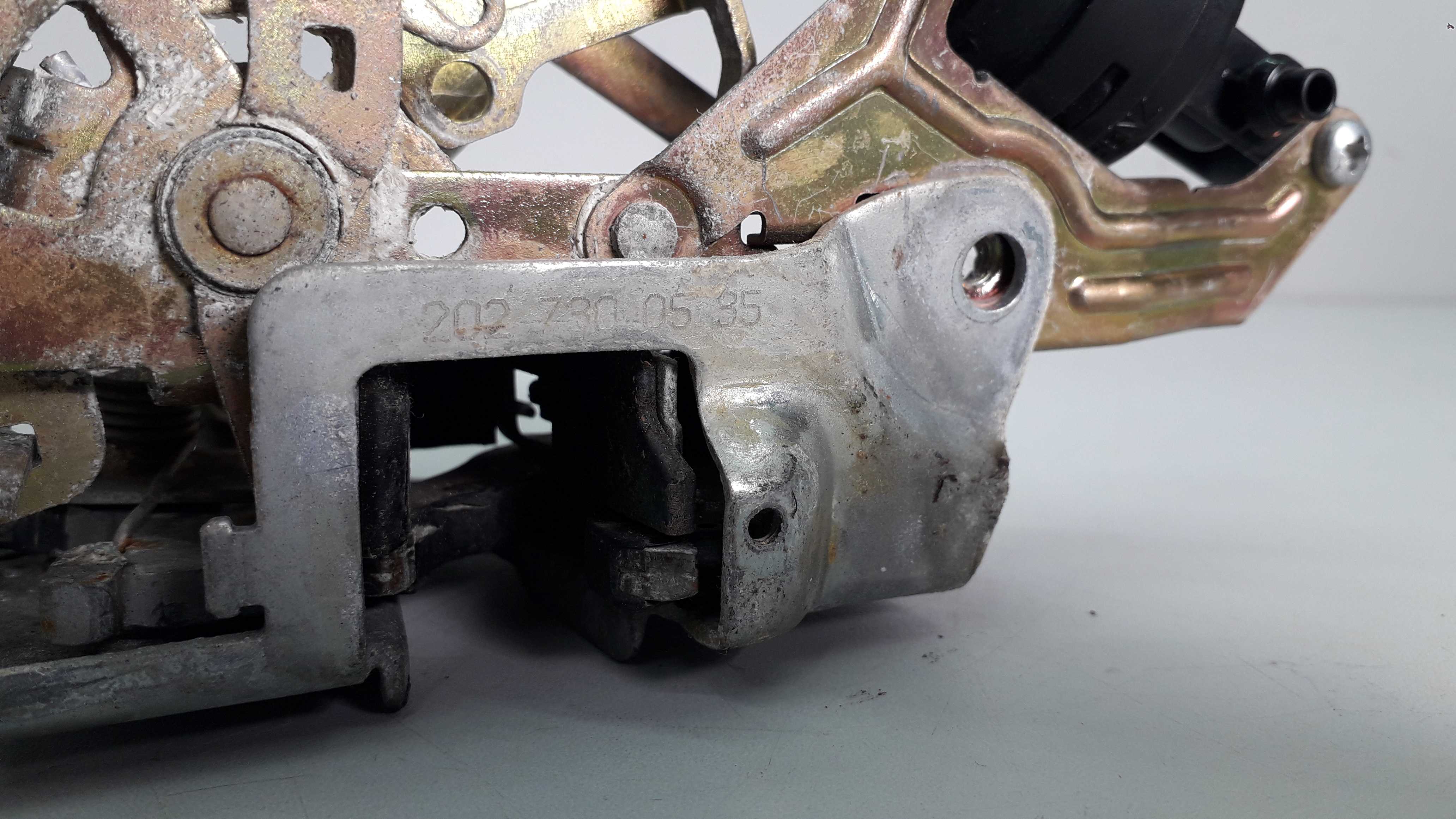 Fechadura Traseira Esquerda Mercedes C180 C230 C280 93 2000 3