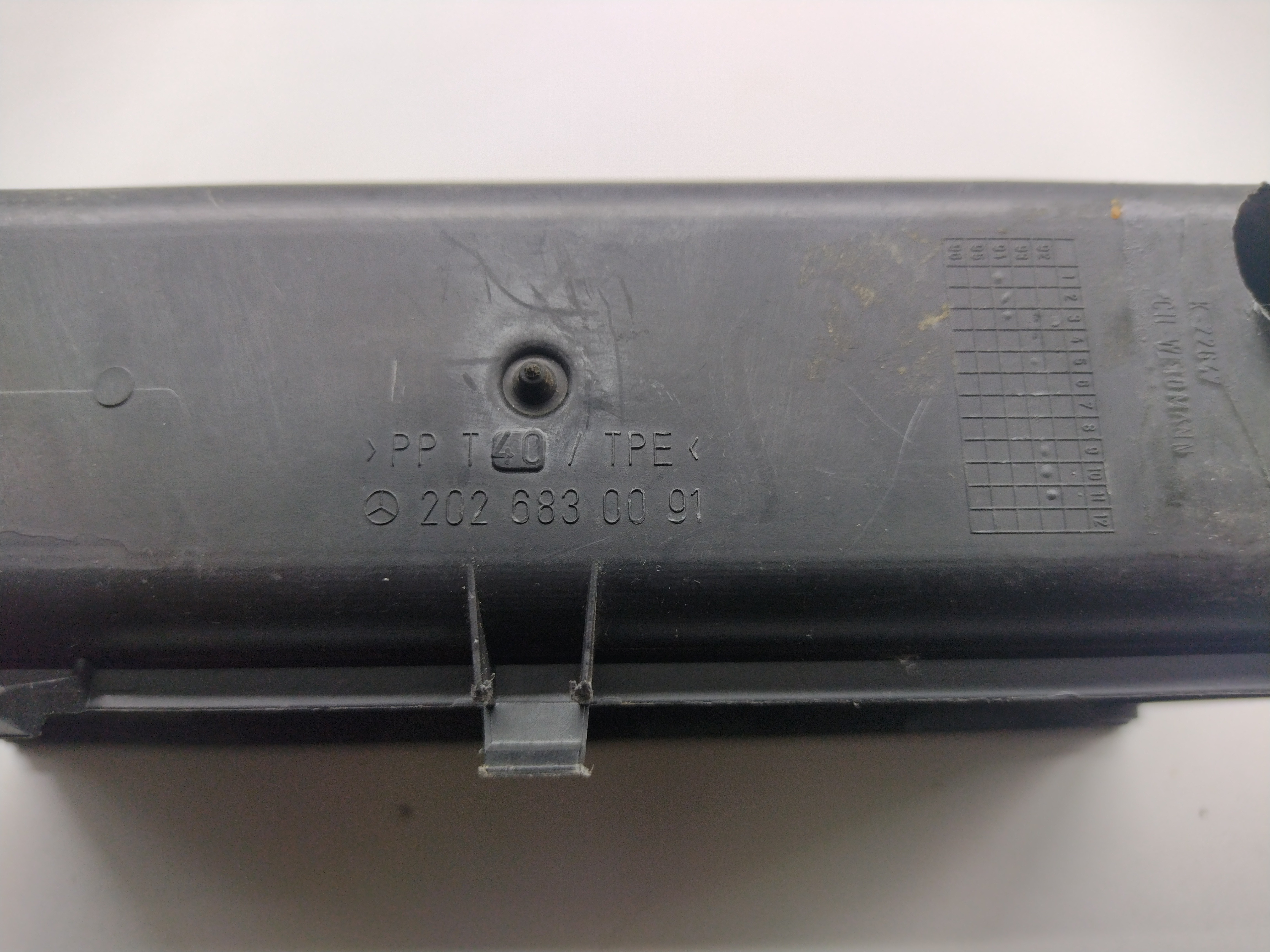 Porta Treco Mercedes C230 1984/1986 Com Avaria 9