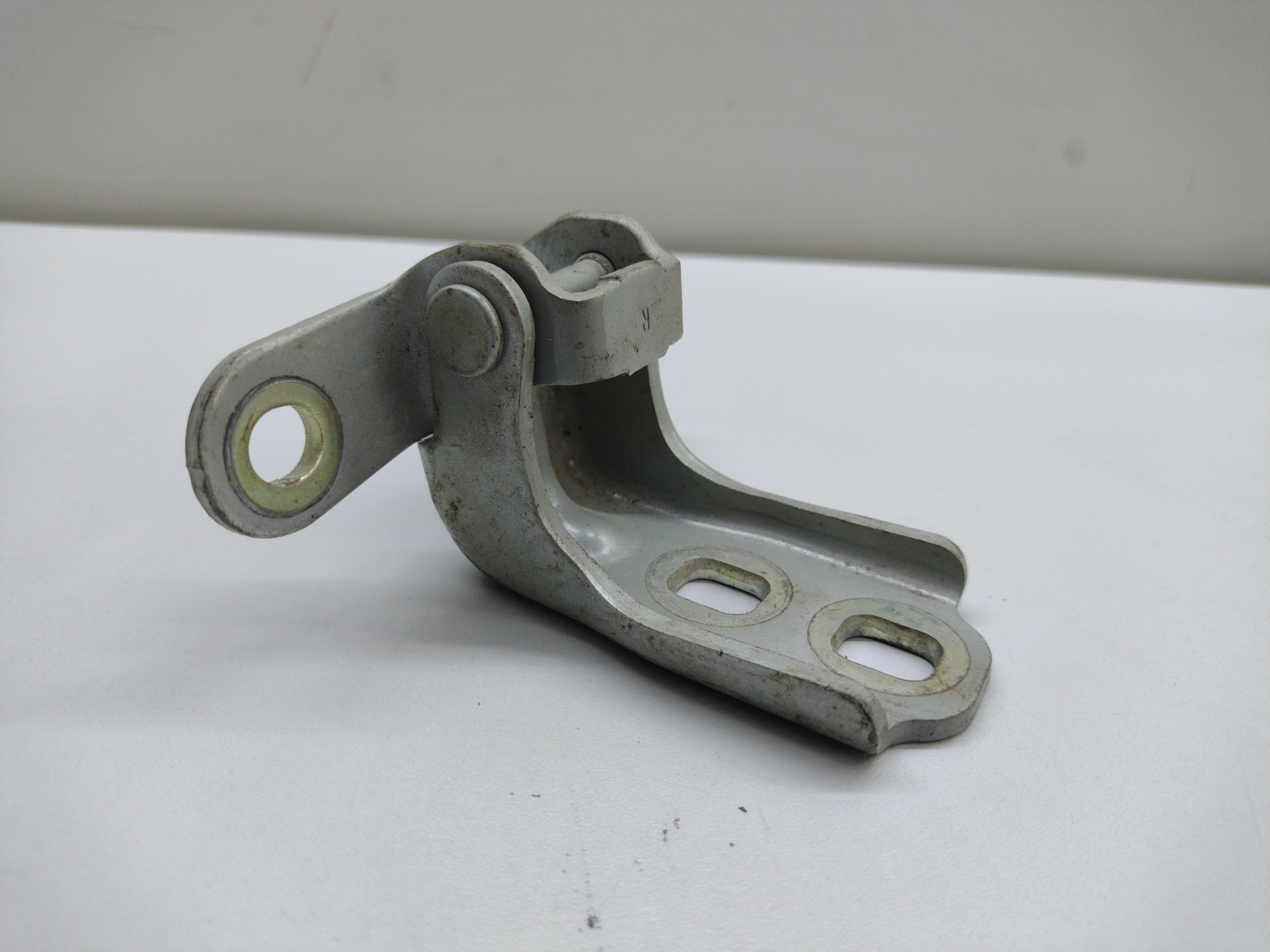 Dobradiça Porta Dianteira Direita Chevrolet Prisma 4