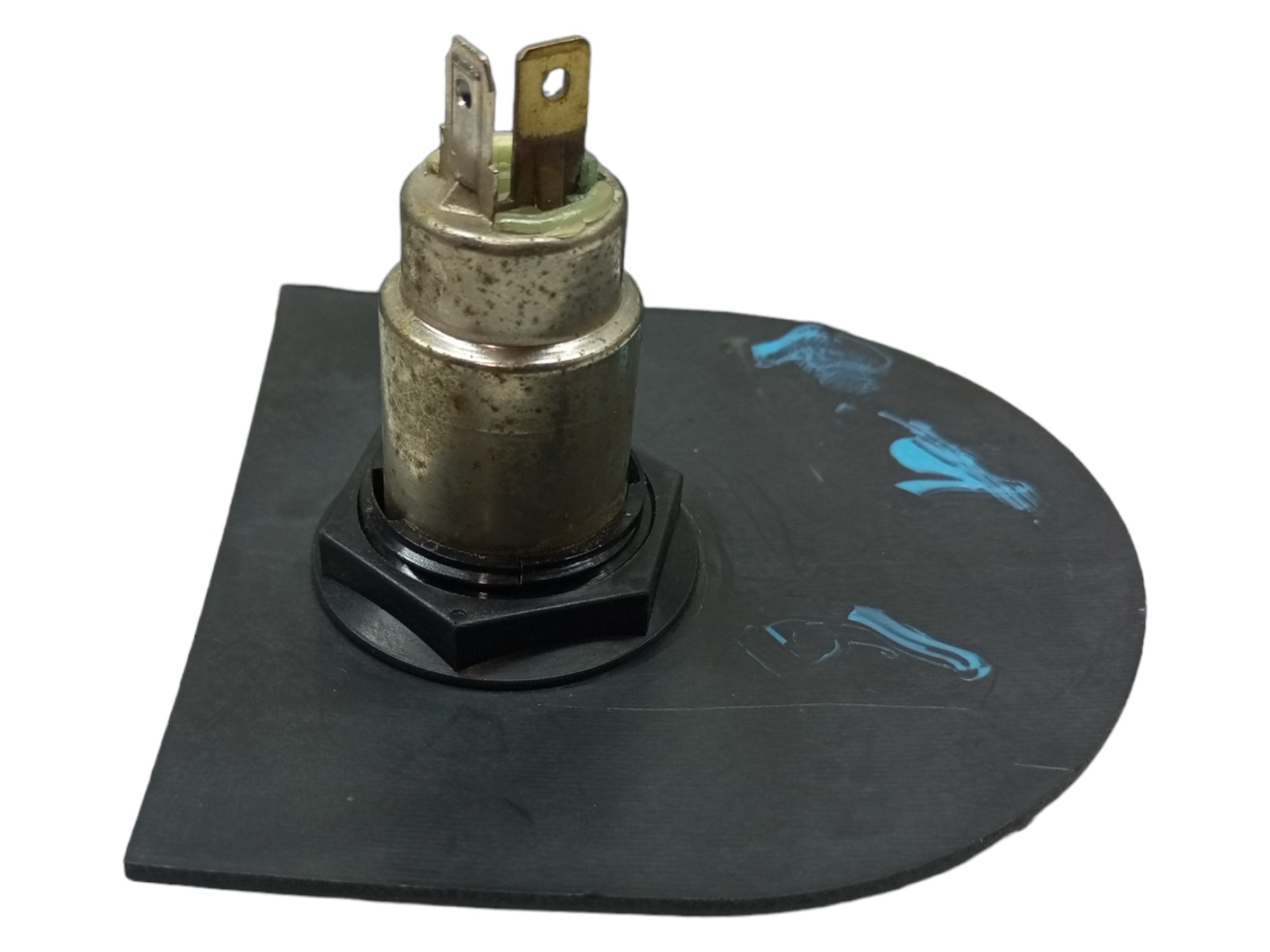 Tomada Auxiliar Porta Malas Passat Alemao 99 2000 2001  Preto 4