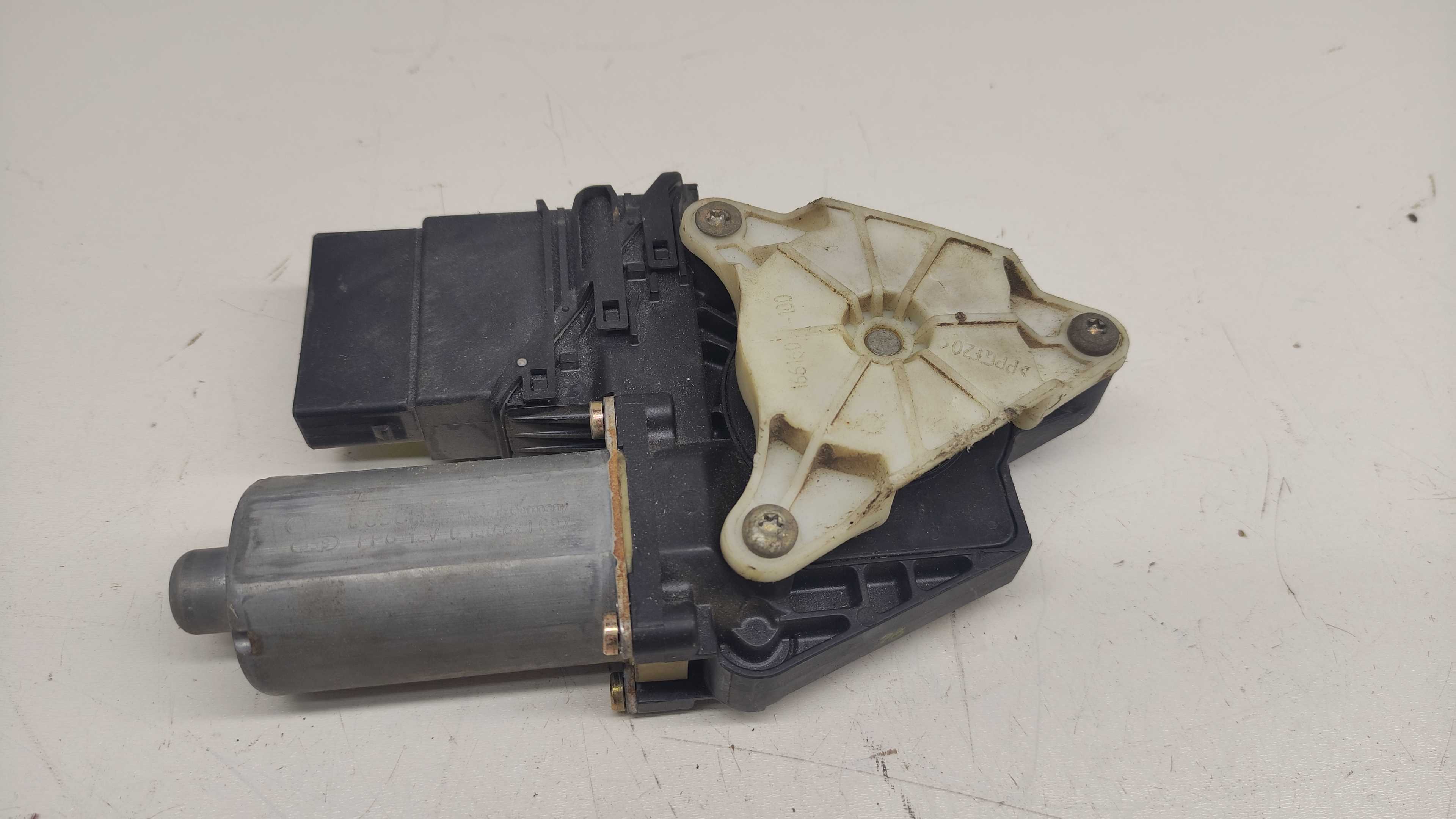 Motor Maquina Vidro Traseira Esquerda Vw Passat 99