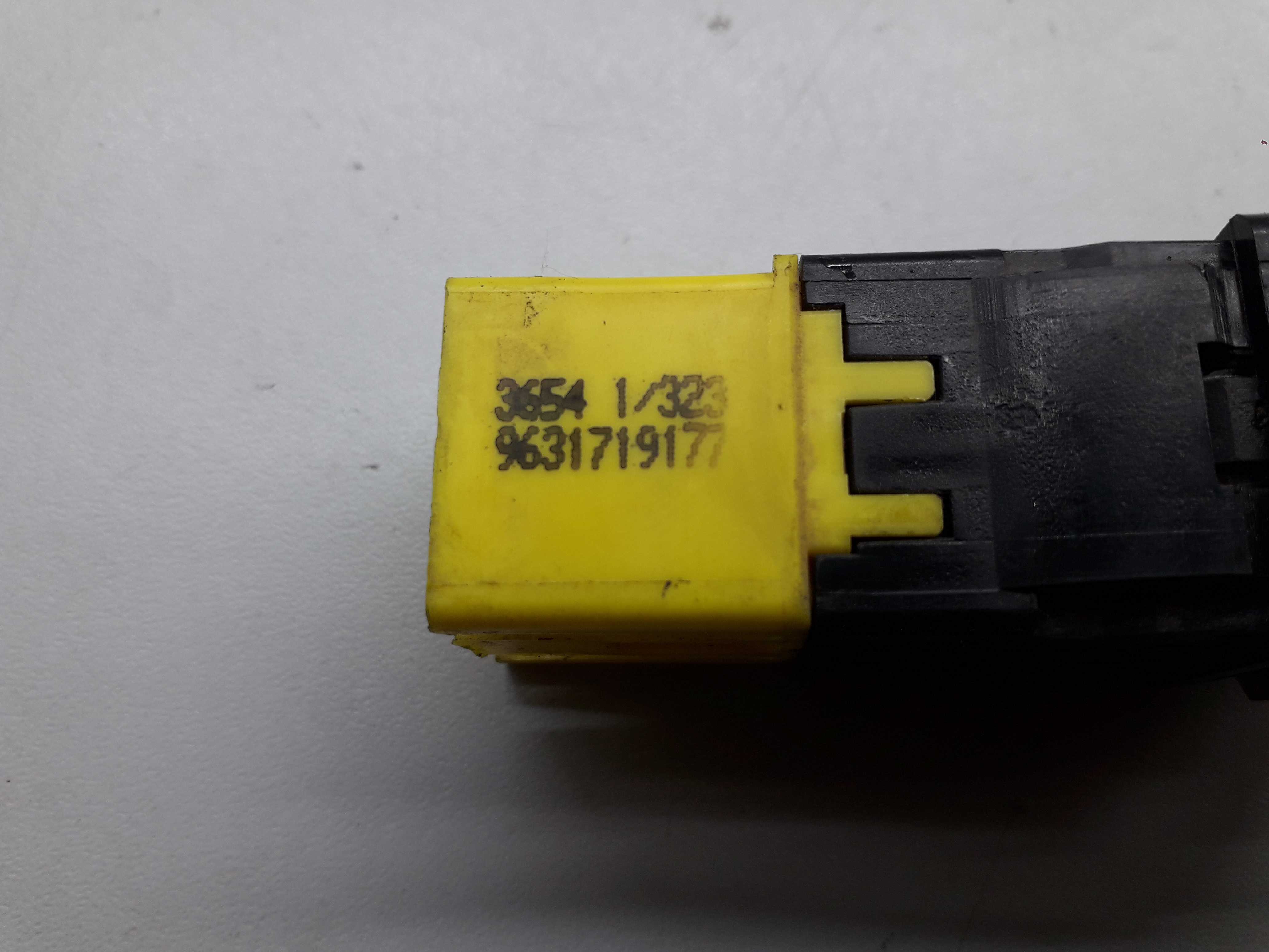 Botão  Trava Elétrica Portas Citroen Xsara Picasso 01/06 7