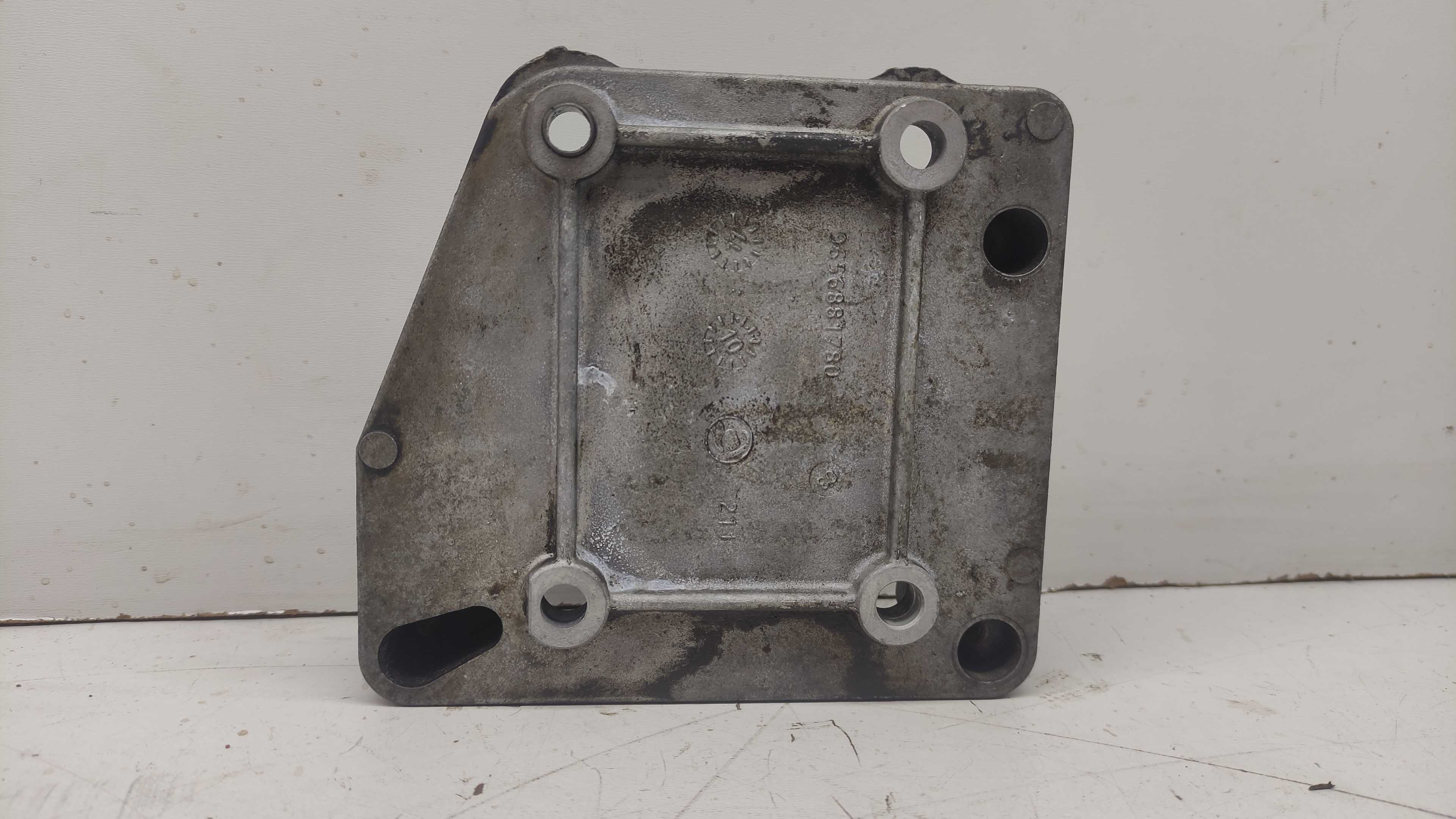 Suporte Compressor De Ar Peugeot 207 1.4 C3 1.4 9656881780 3