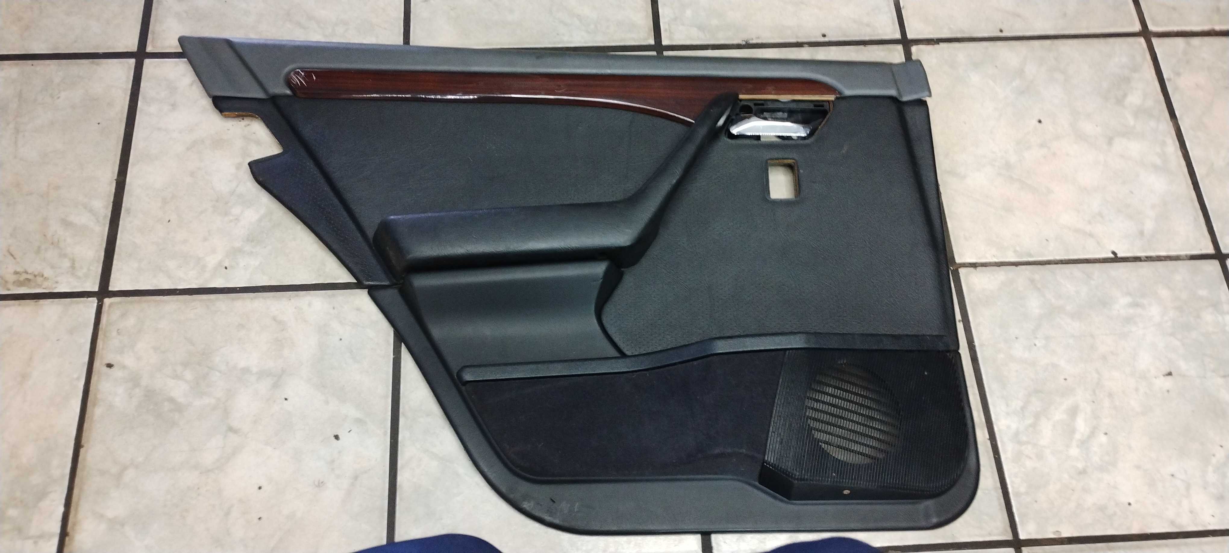 Forro Porta Traseira Esquerda Mercedes Benz C280 1995/1999 Preto 1