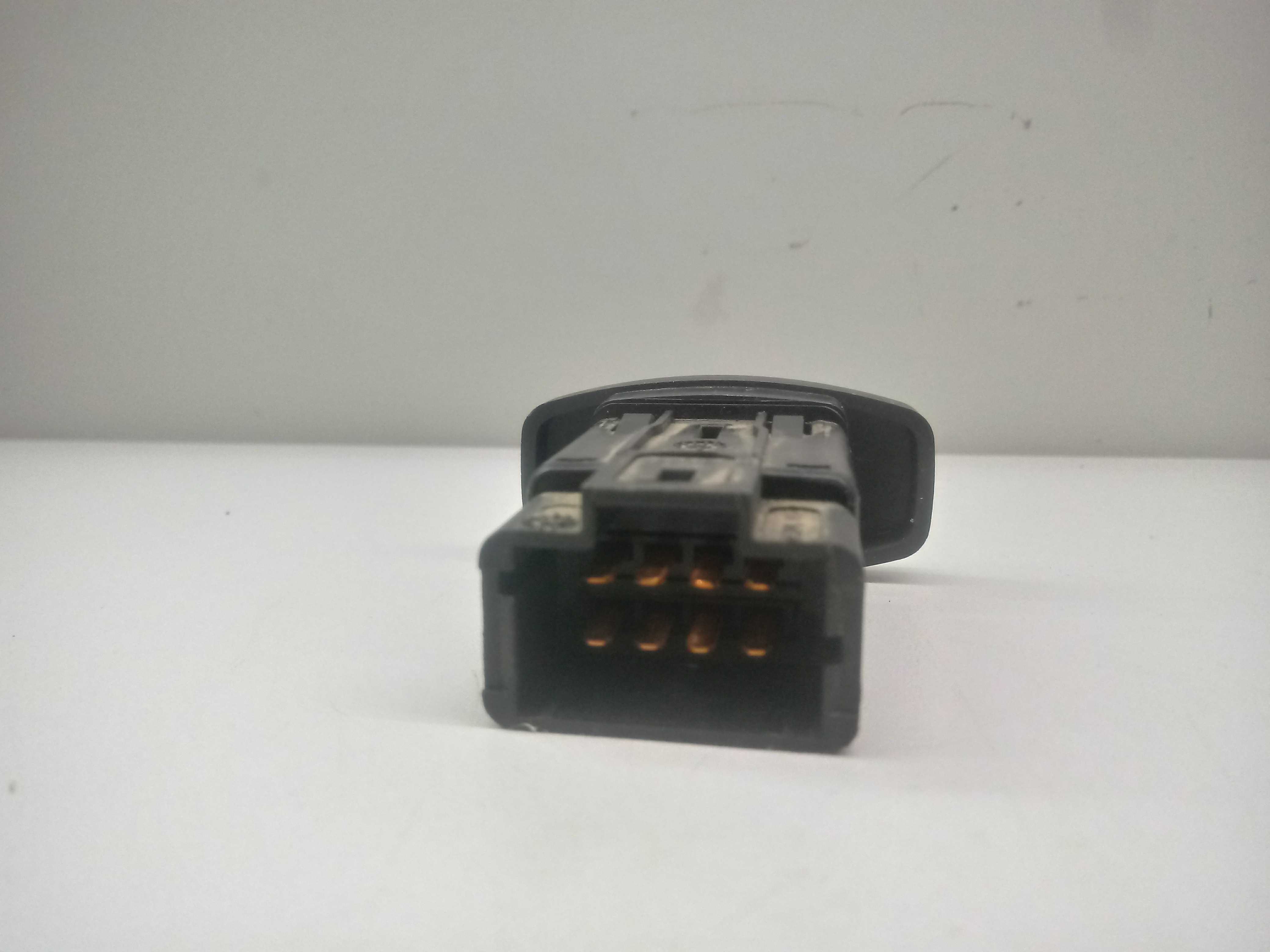 Botao Pisca Alerta Renault Sandero Logan 11/15 Preto 2