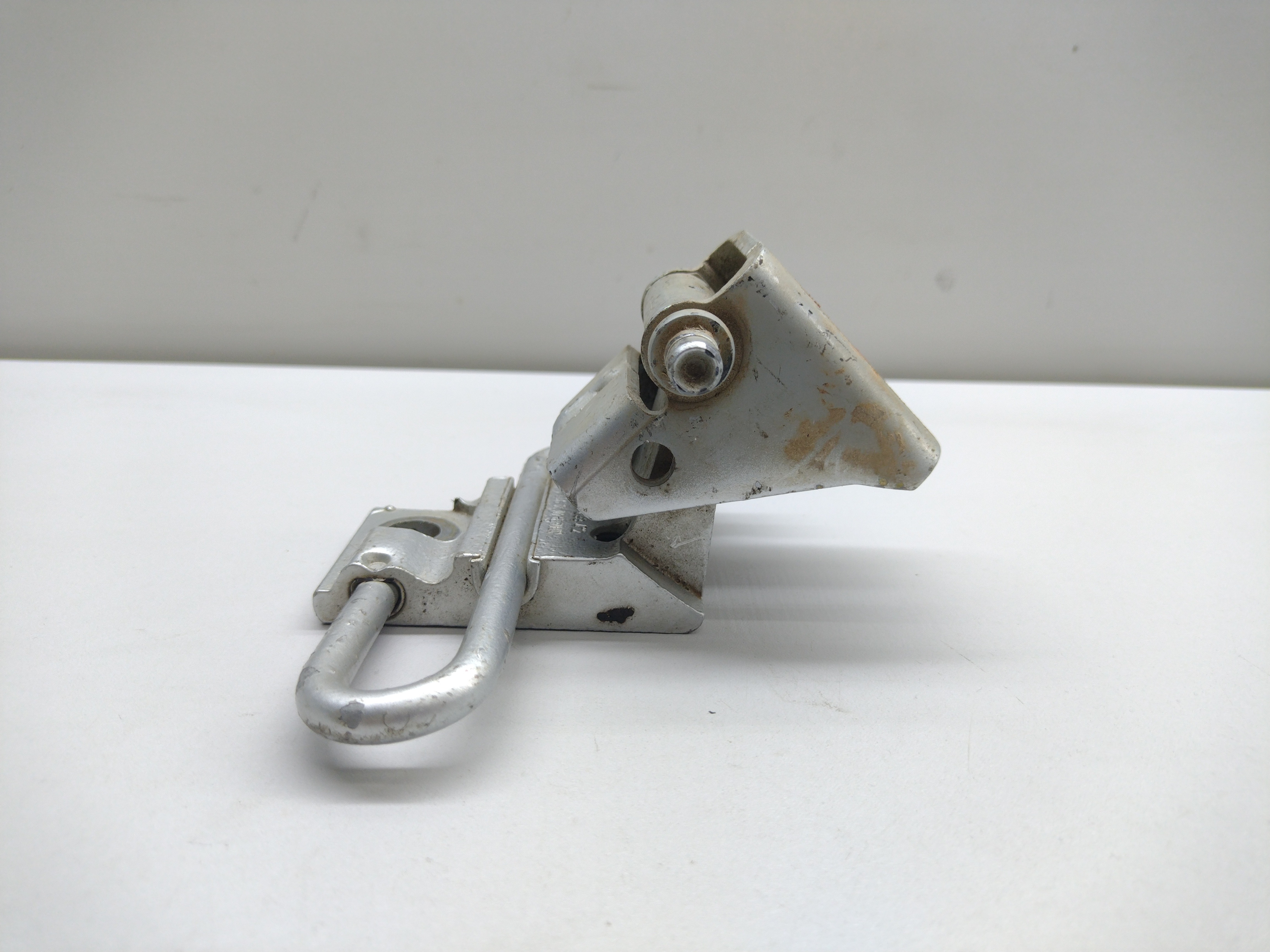 Dobradiça Porta Traseira Direita Inferior Vw Polo 03/12 2