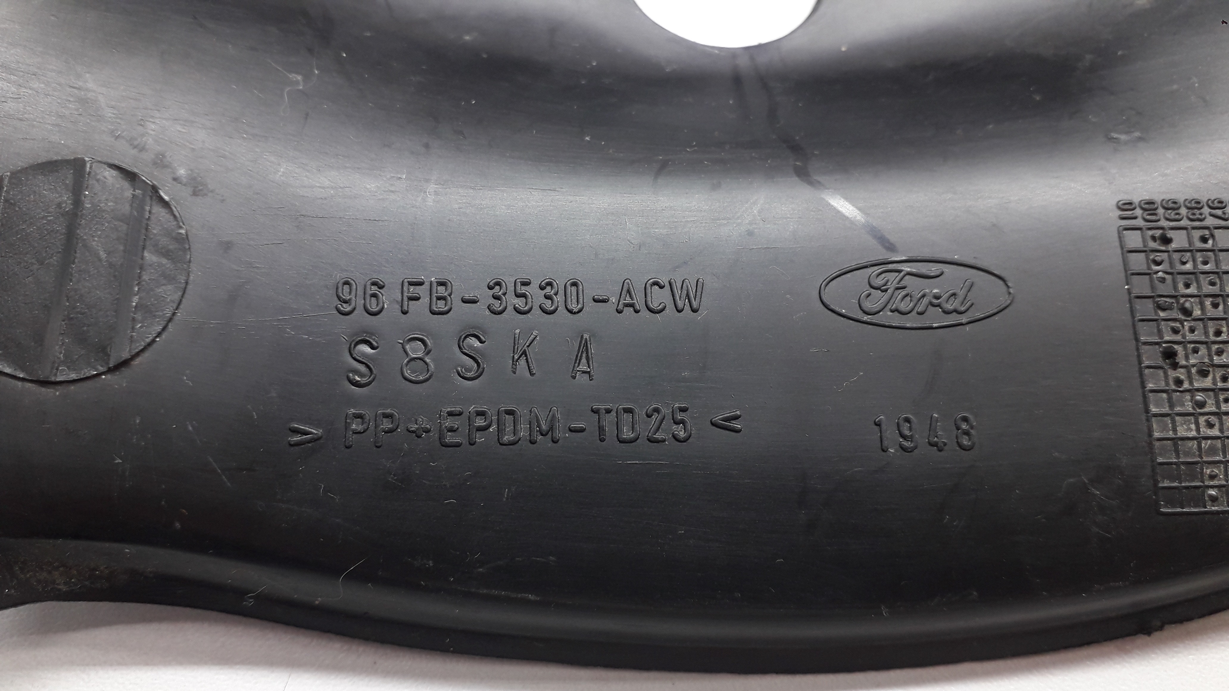 Moldura Capa Chave De Seta Superior Ford Fiesta Courier 7