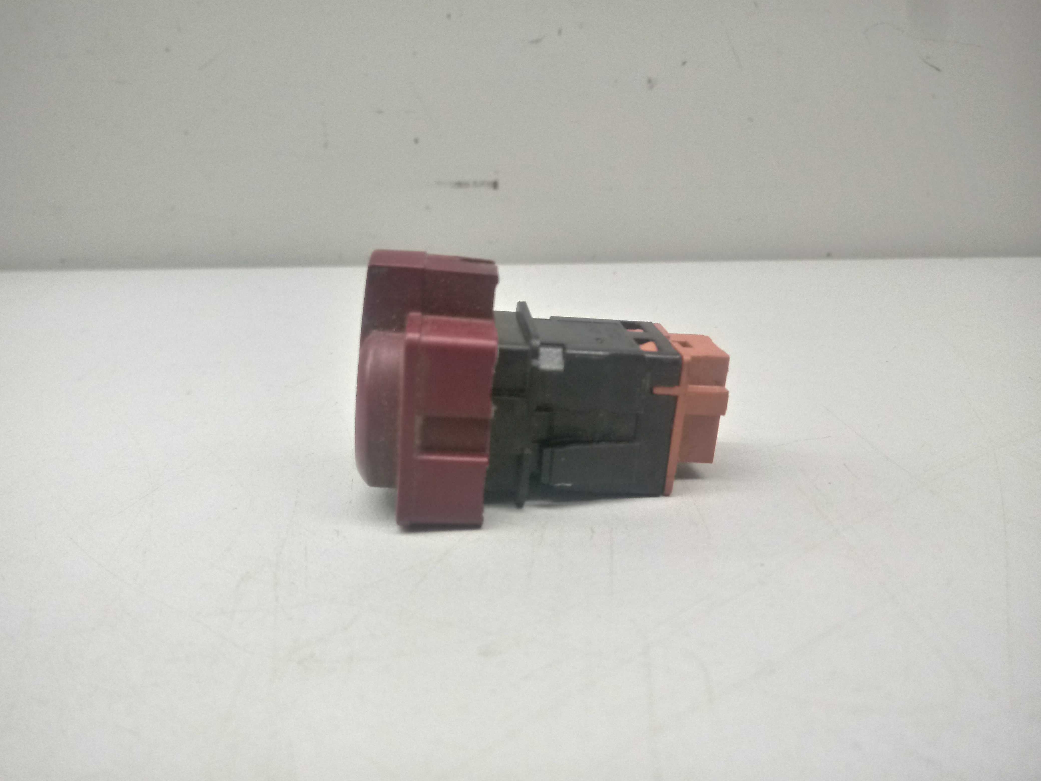 Botao Pisca Alerta Citroen C4 08/13 Vermelho 2