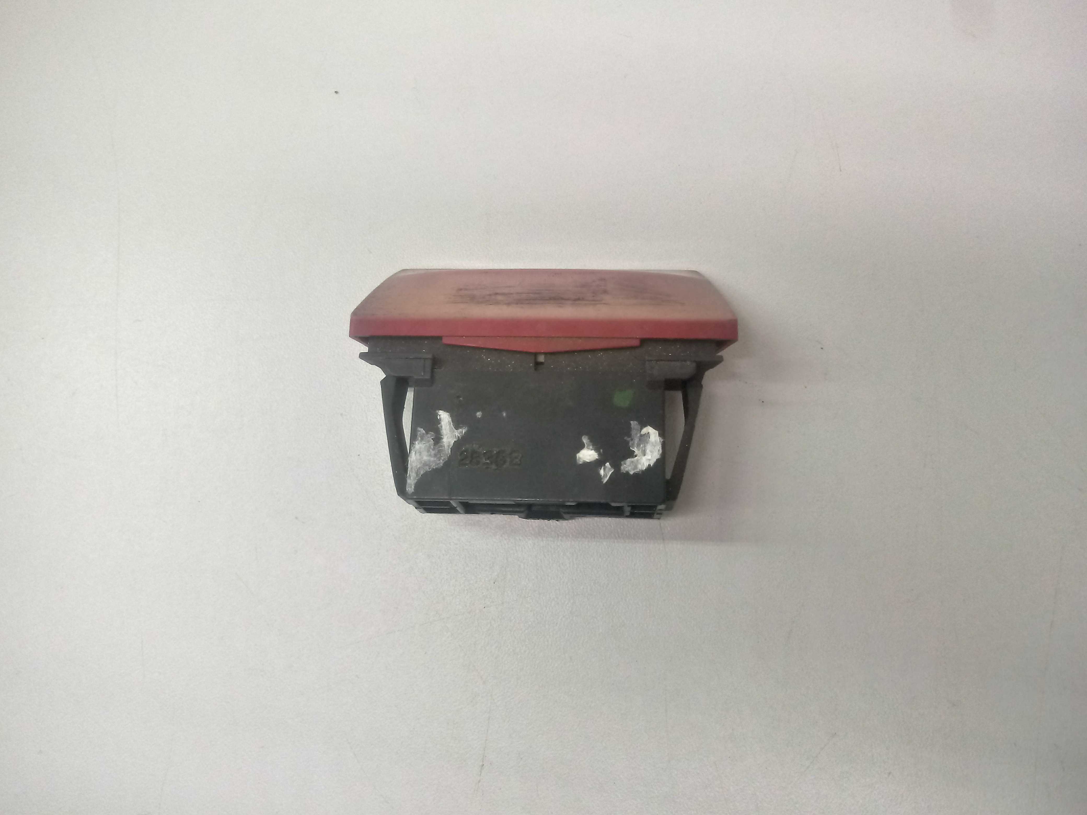 Botao Pisca Alerta Fiat Stilo 03/11 Vermelho 2