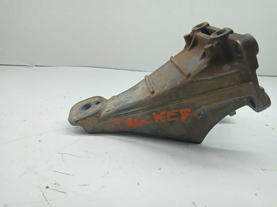 Suporte Do Motor Lado Esquerdo  Tracker 4