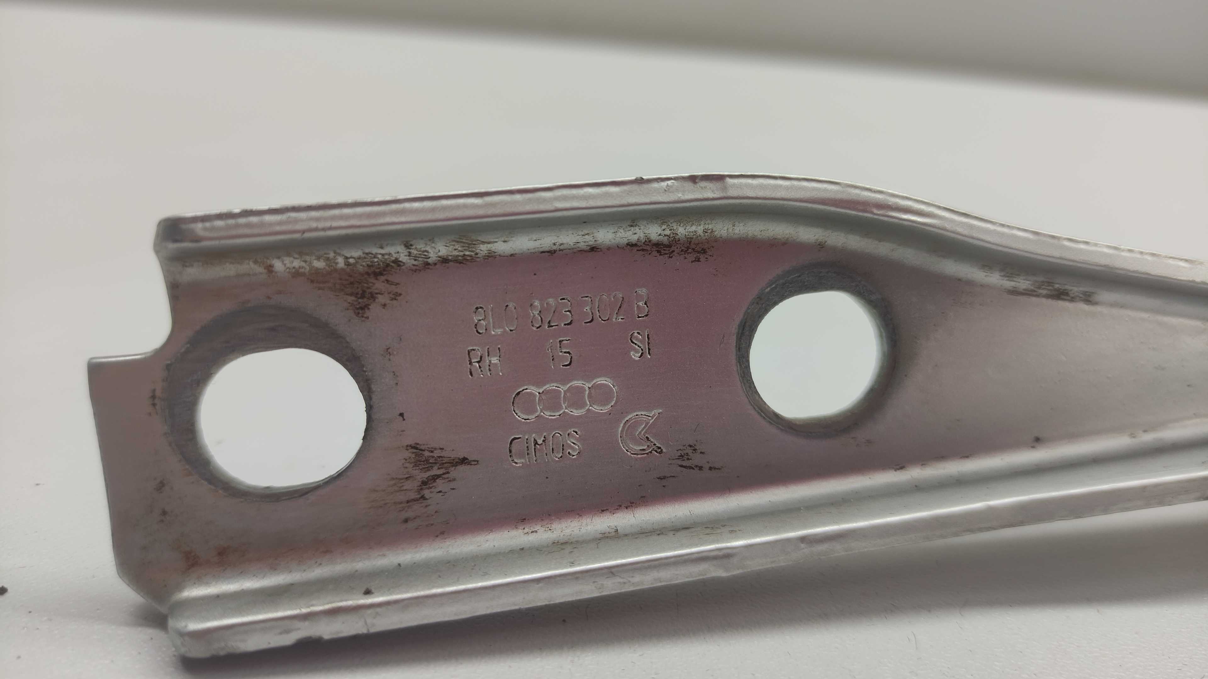 Dobradiça Braço Do Capo Direito Audi A3 2003 4