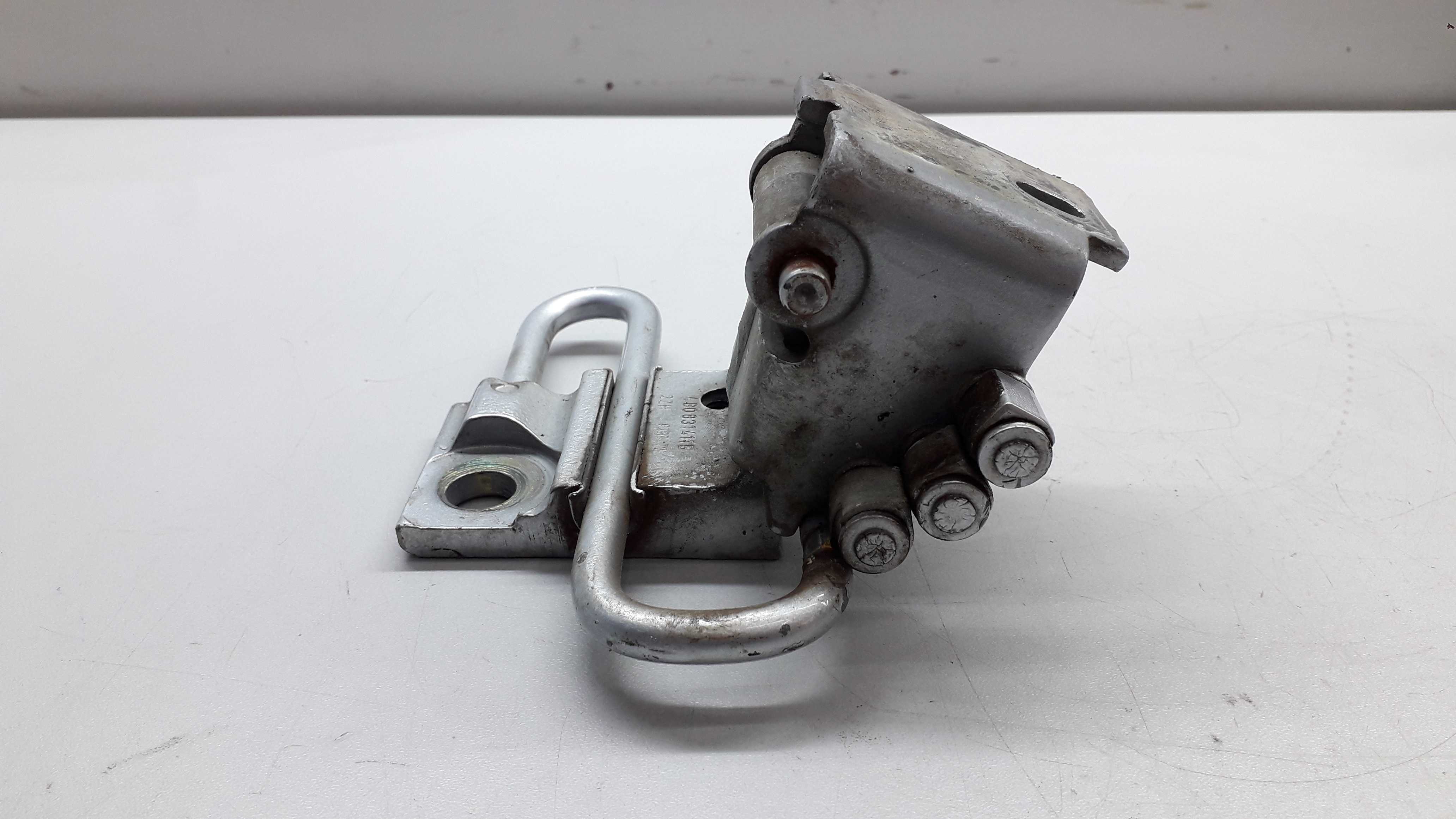 Dobradiça Porta Dianteira Audi A3/vw Golf 2