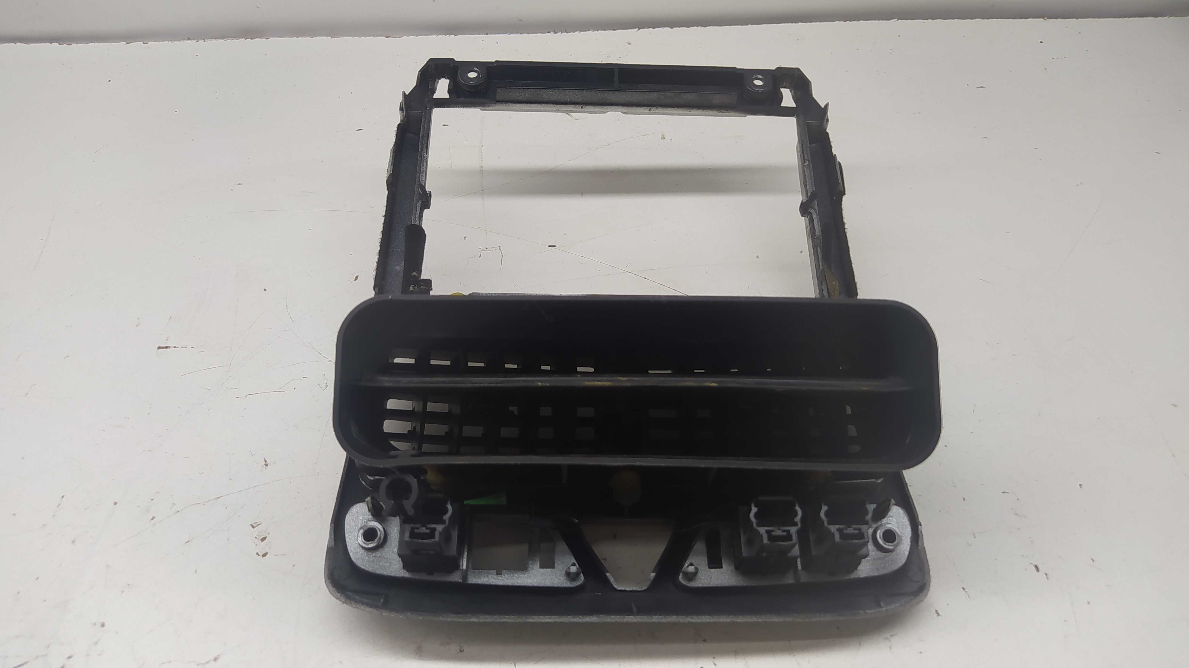 Moldura Central Do Painel Peugeot 307 Sedan 5