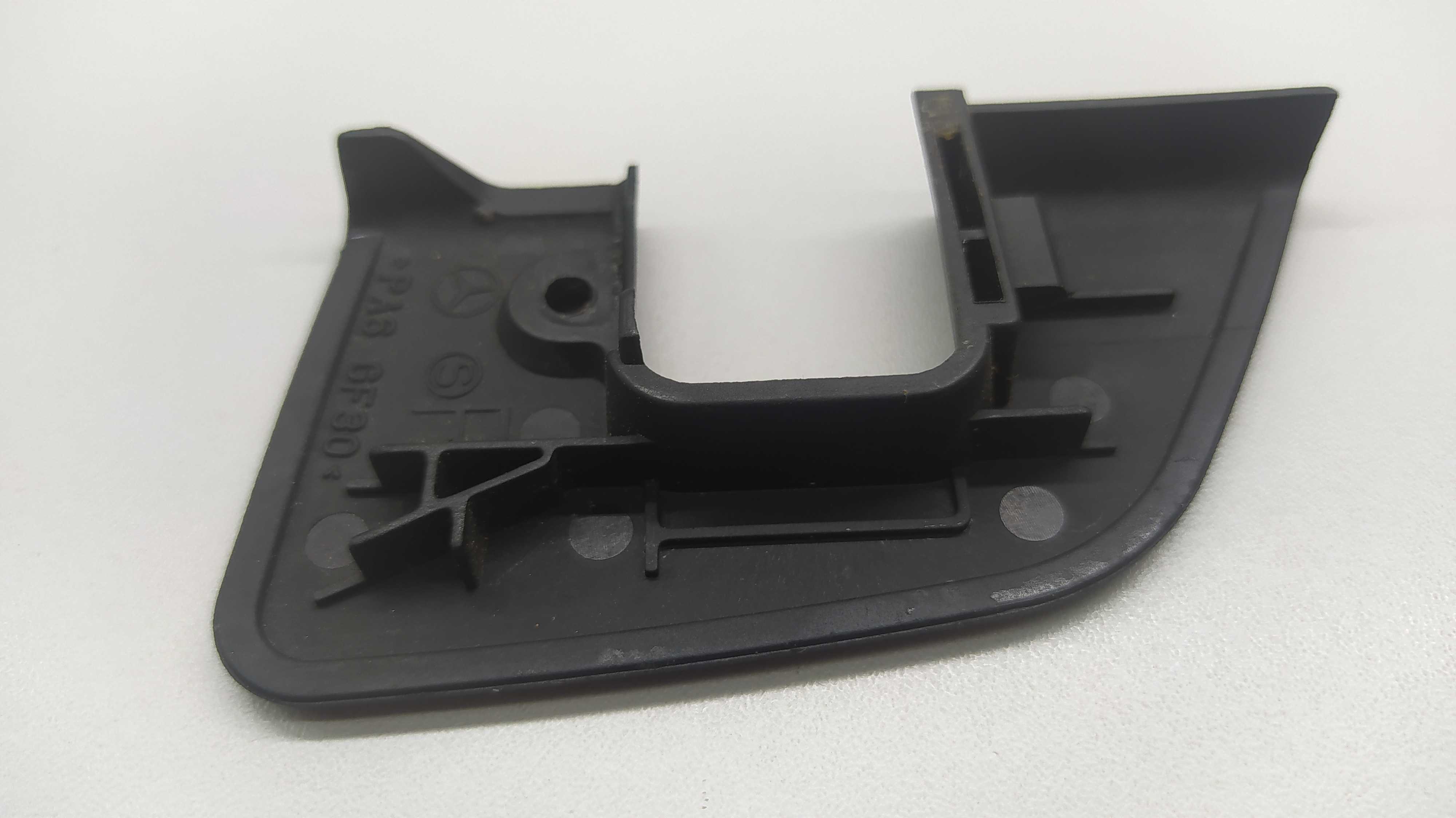 Moldura Da Fechadura Direita Mercedes C280 4