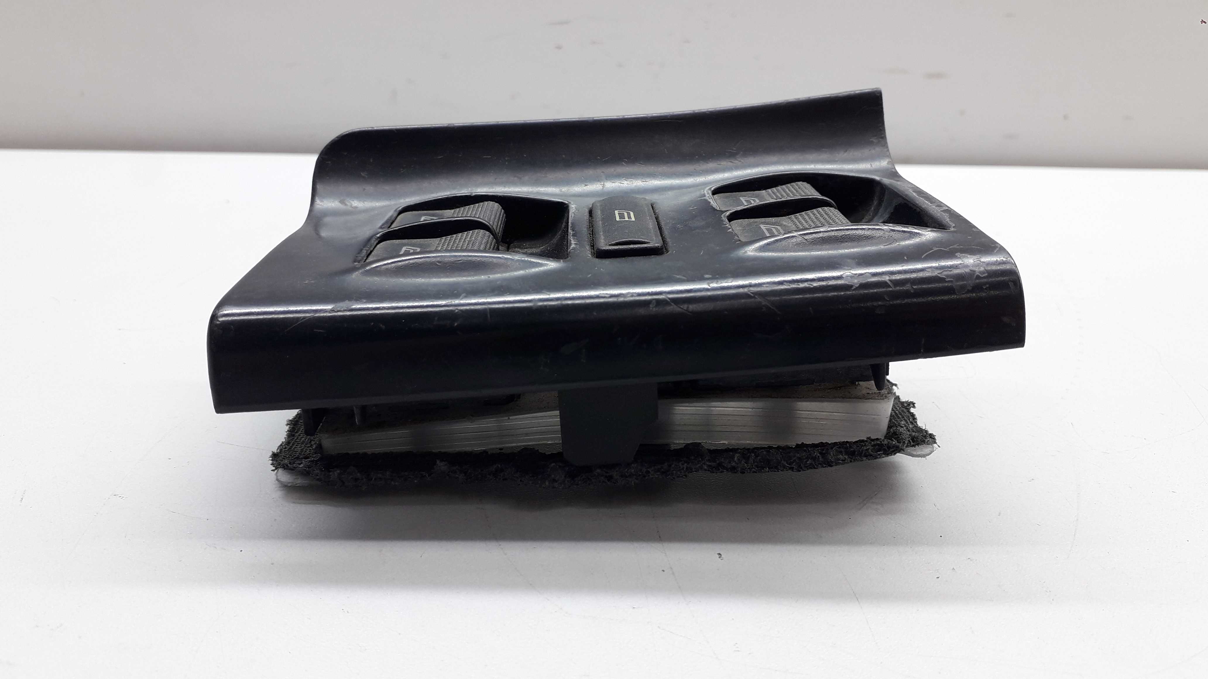 Botão Comando Vidro Elétrico Dianteiro Esquerdo Audi A4 99 3