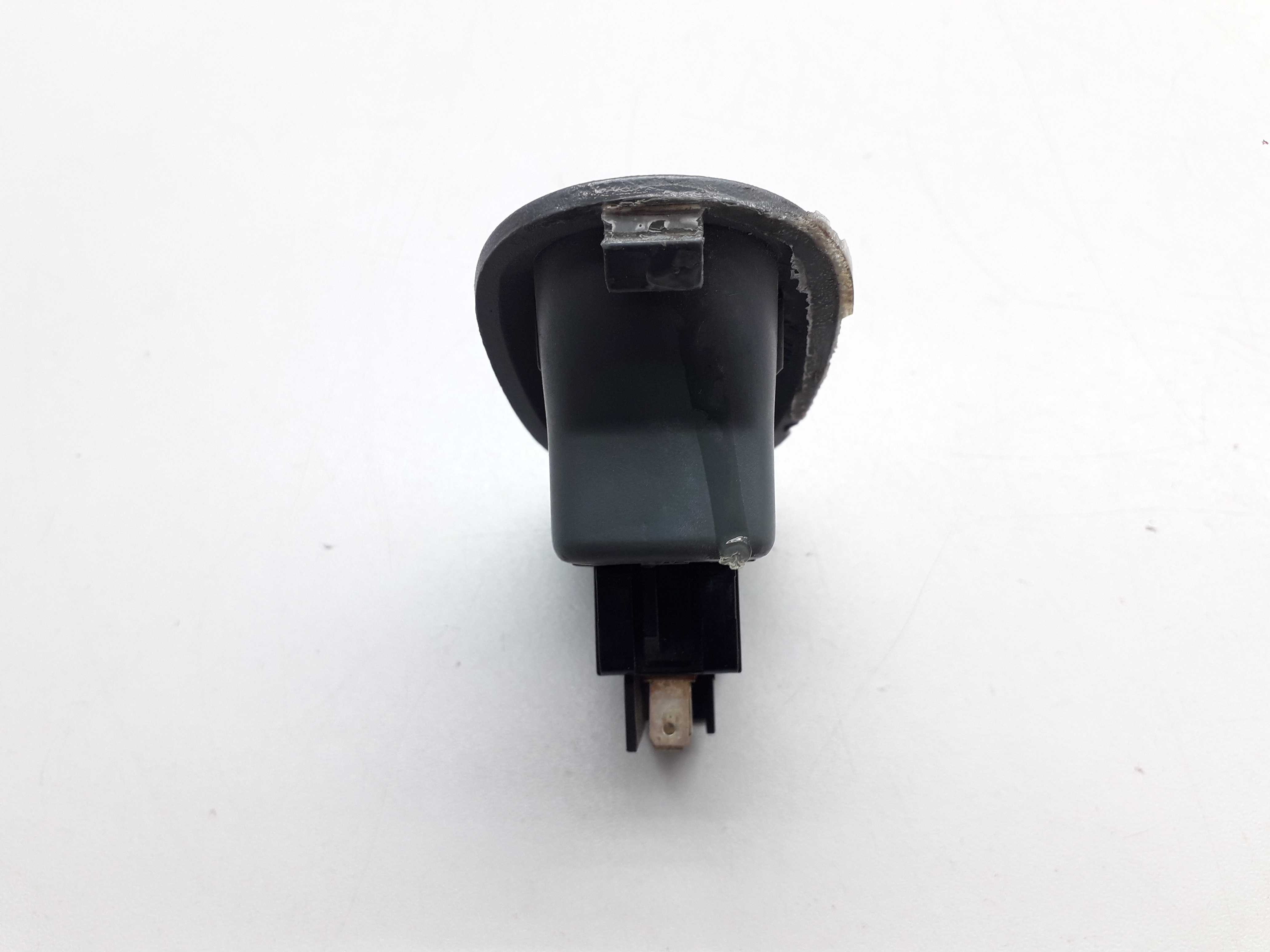 Moldura Botão Vidro Elétrico Traseiro Renault Scenic 99/06 4