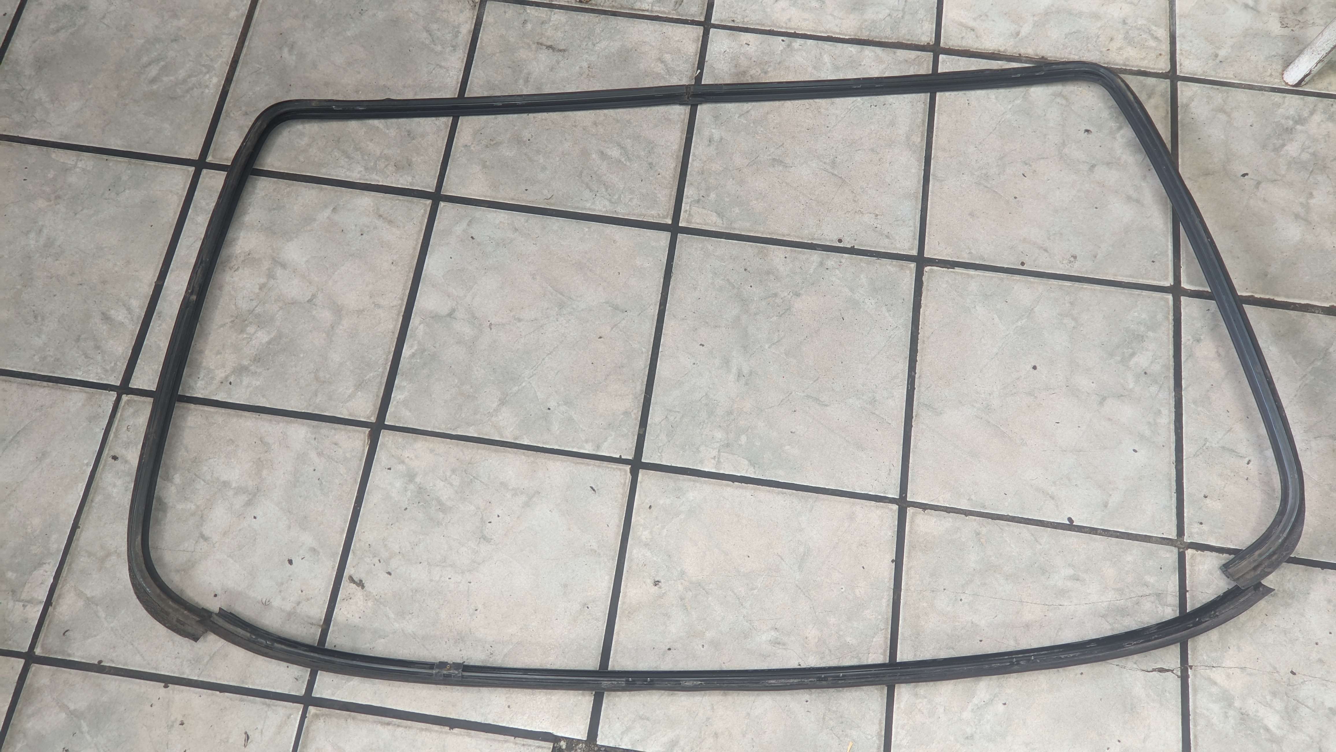 Moldura Friso Parabrisa Mercedes C220 95 1