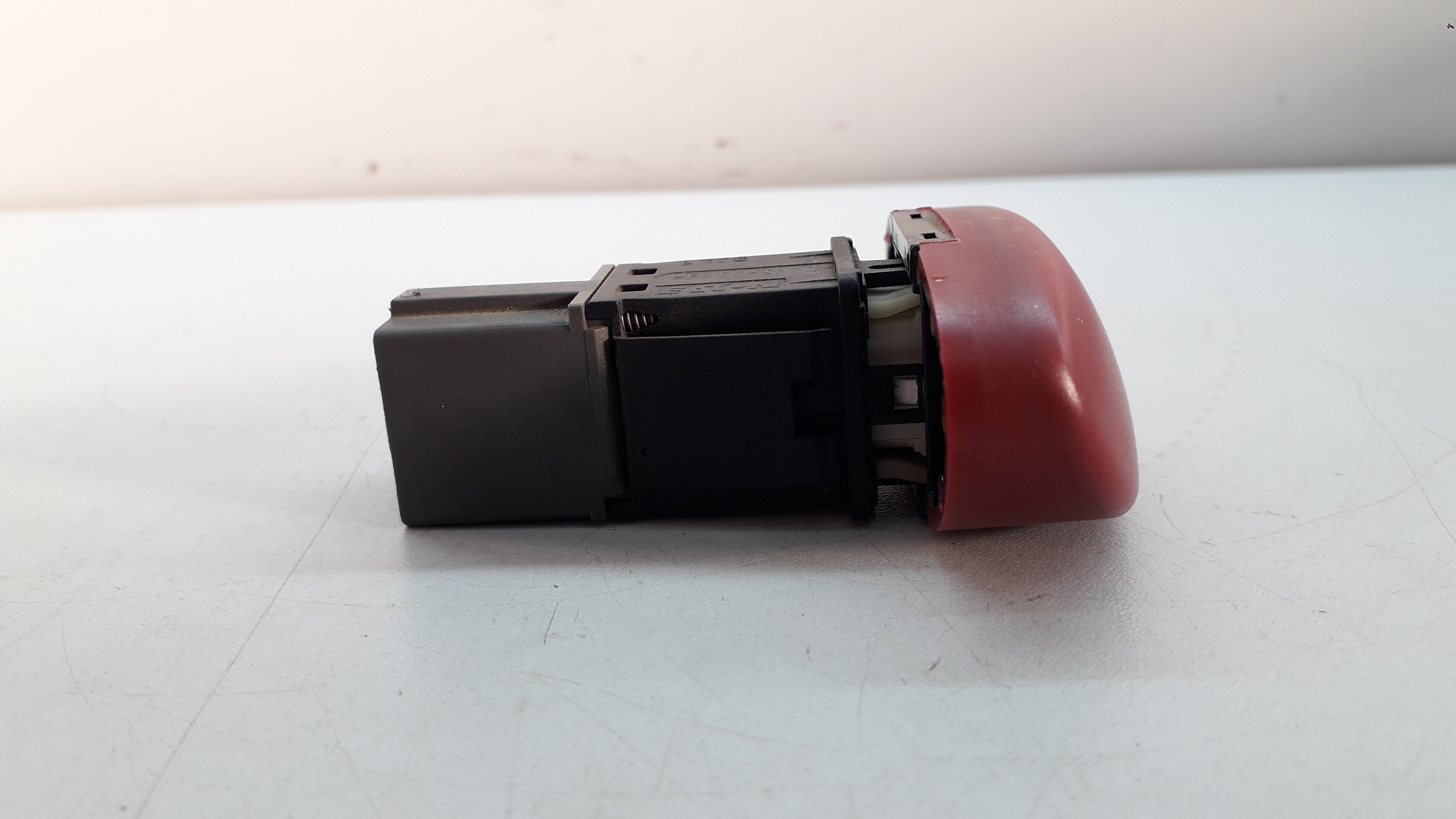Botão Do Alerta Peugeot 206 2009 Vermelho 4