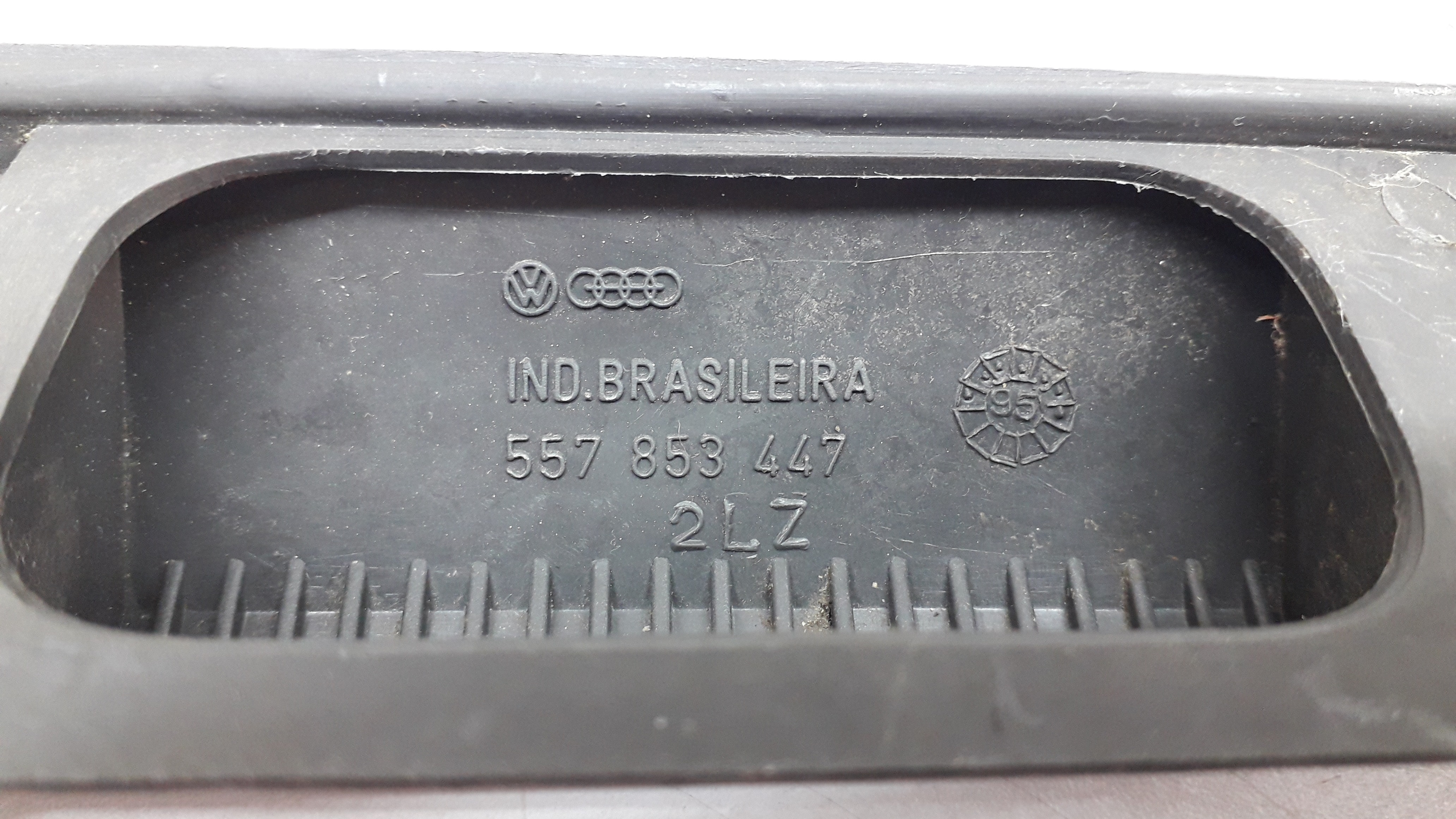 Friso Régua Tampa Traseira Volkwagen Pointer 93 96 Preto 4