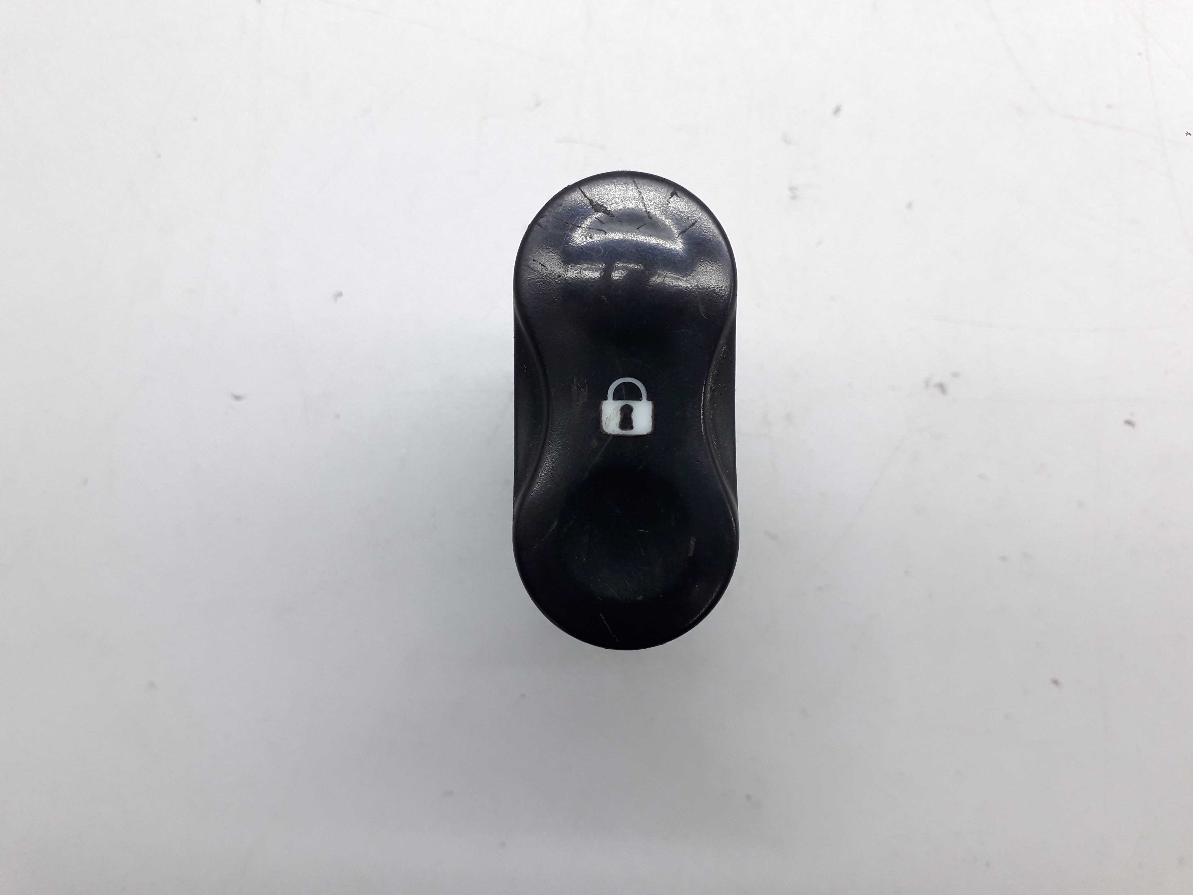 Botão Trava Elétrica Portas Renault Logan Sandero 2011 1