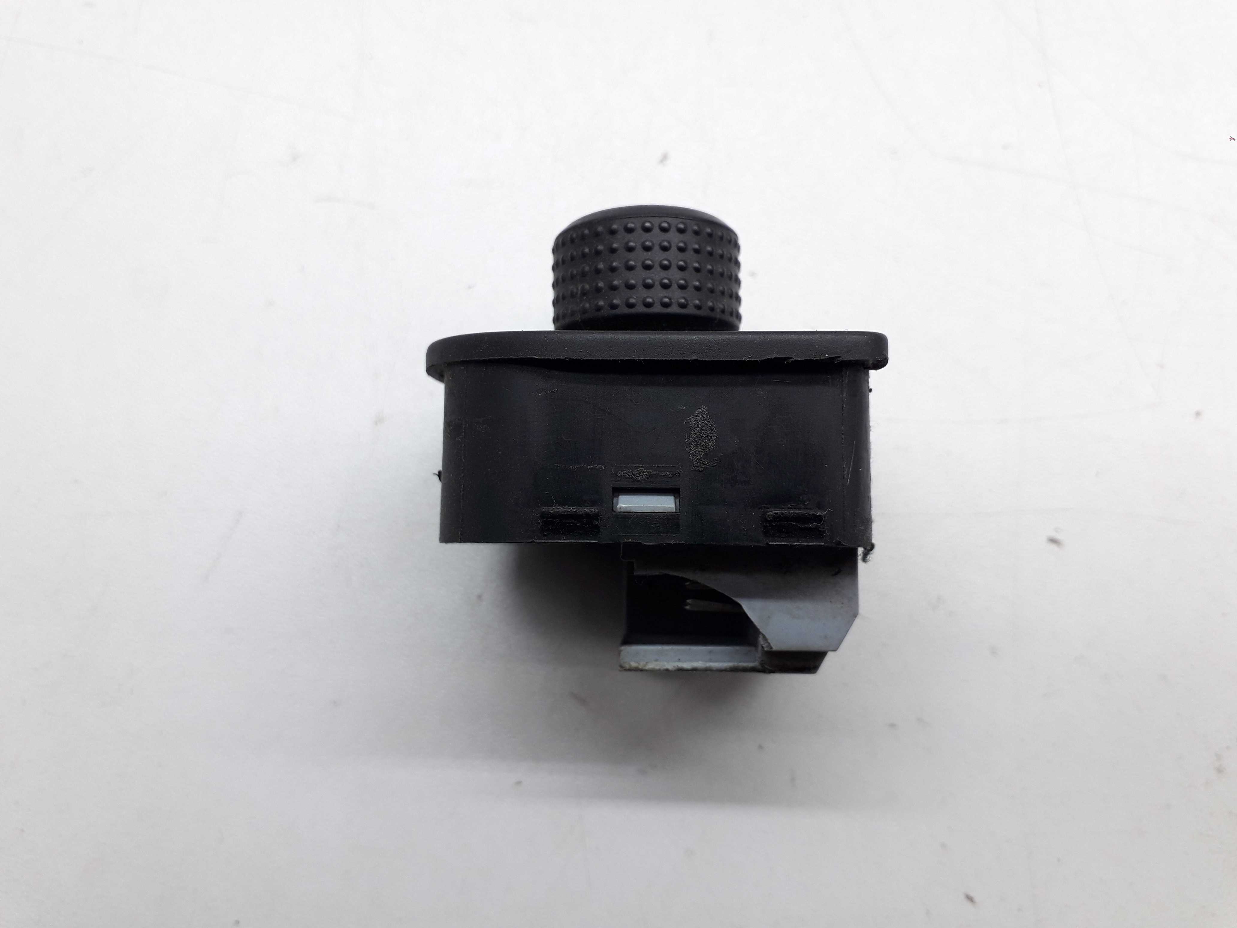 Botão Regulagem Retrovisor Vw Passat Alemão 1999 4
