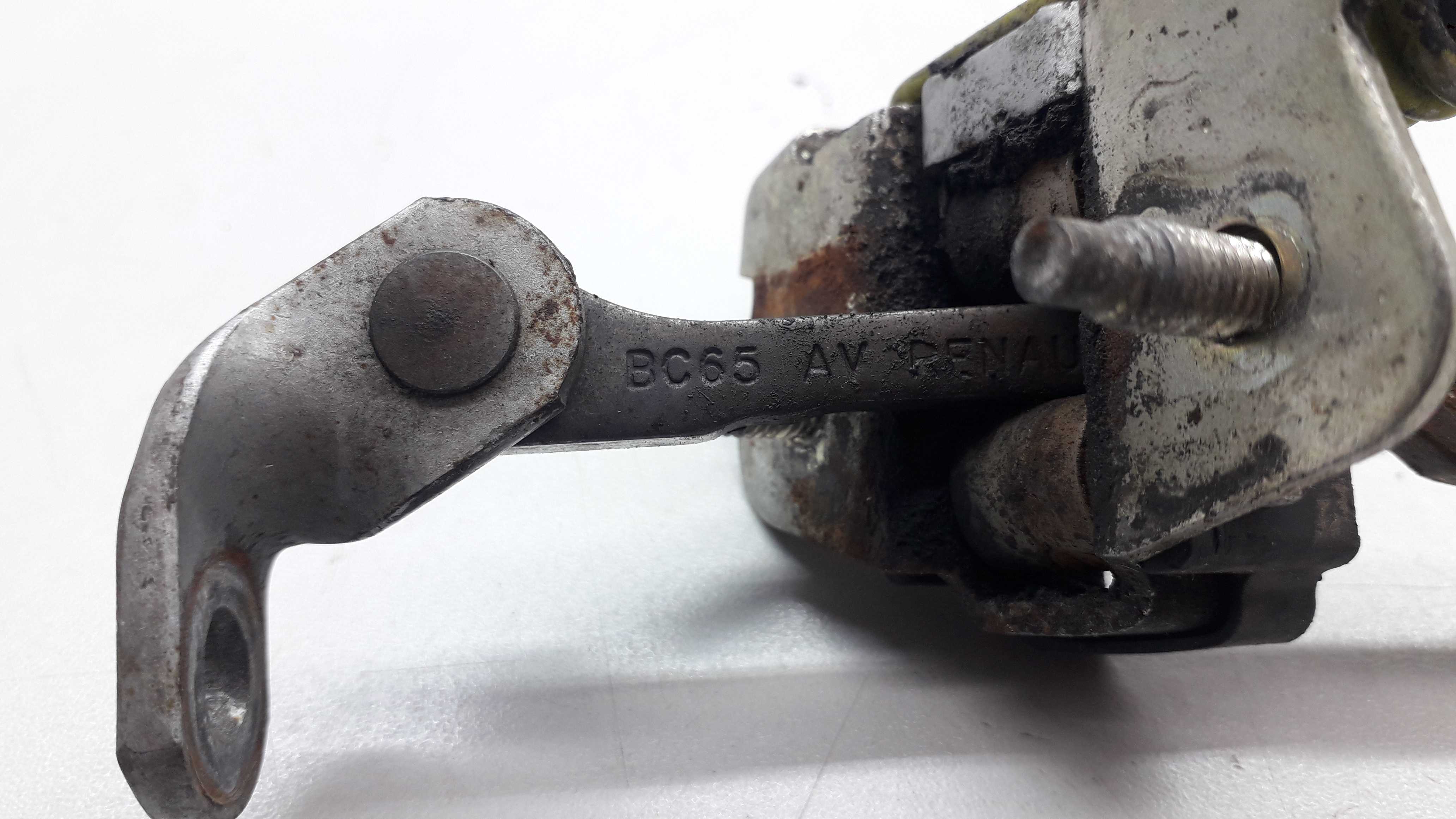 Limitador Da Porta Dianteira Direita Renault Clio 2005 7