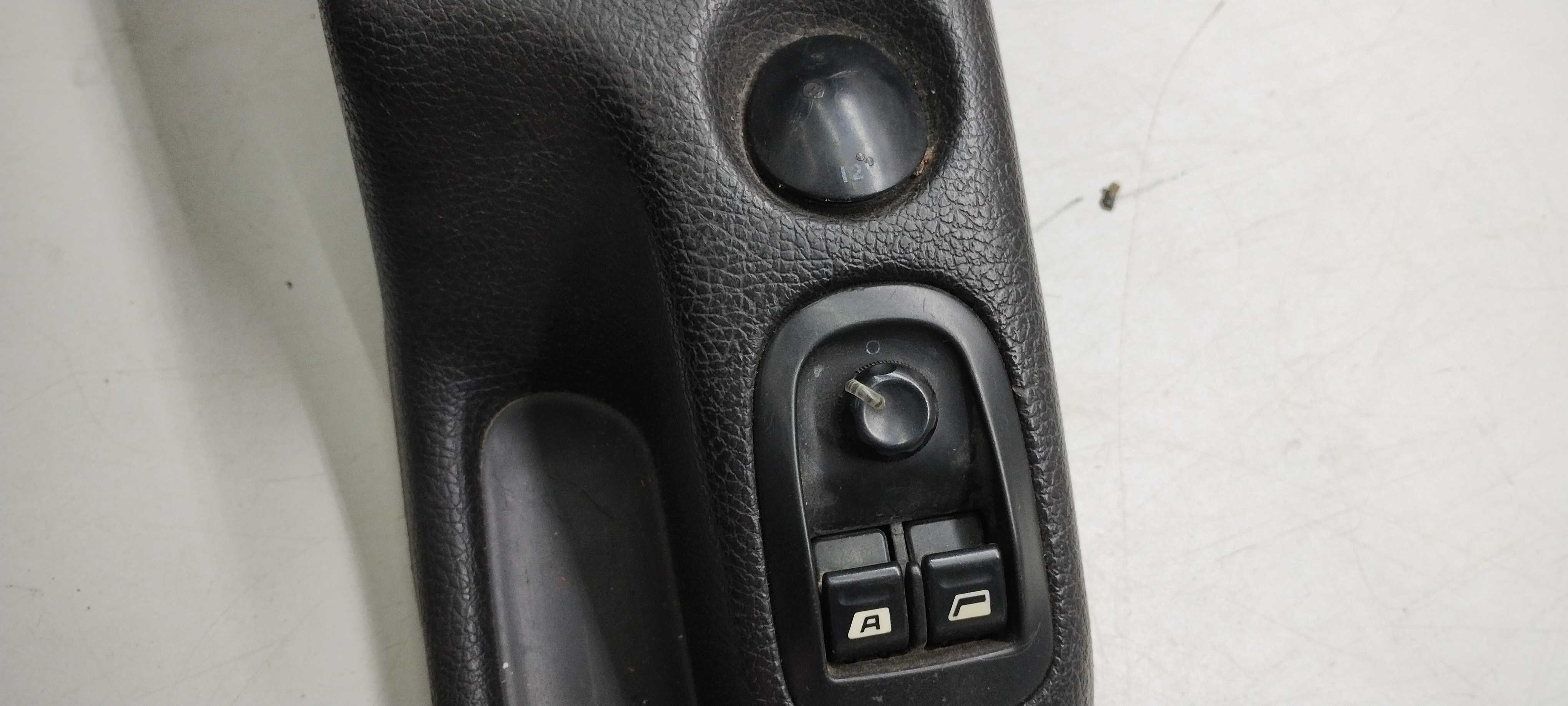 Console Central Peugeot 206 03/07 9