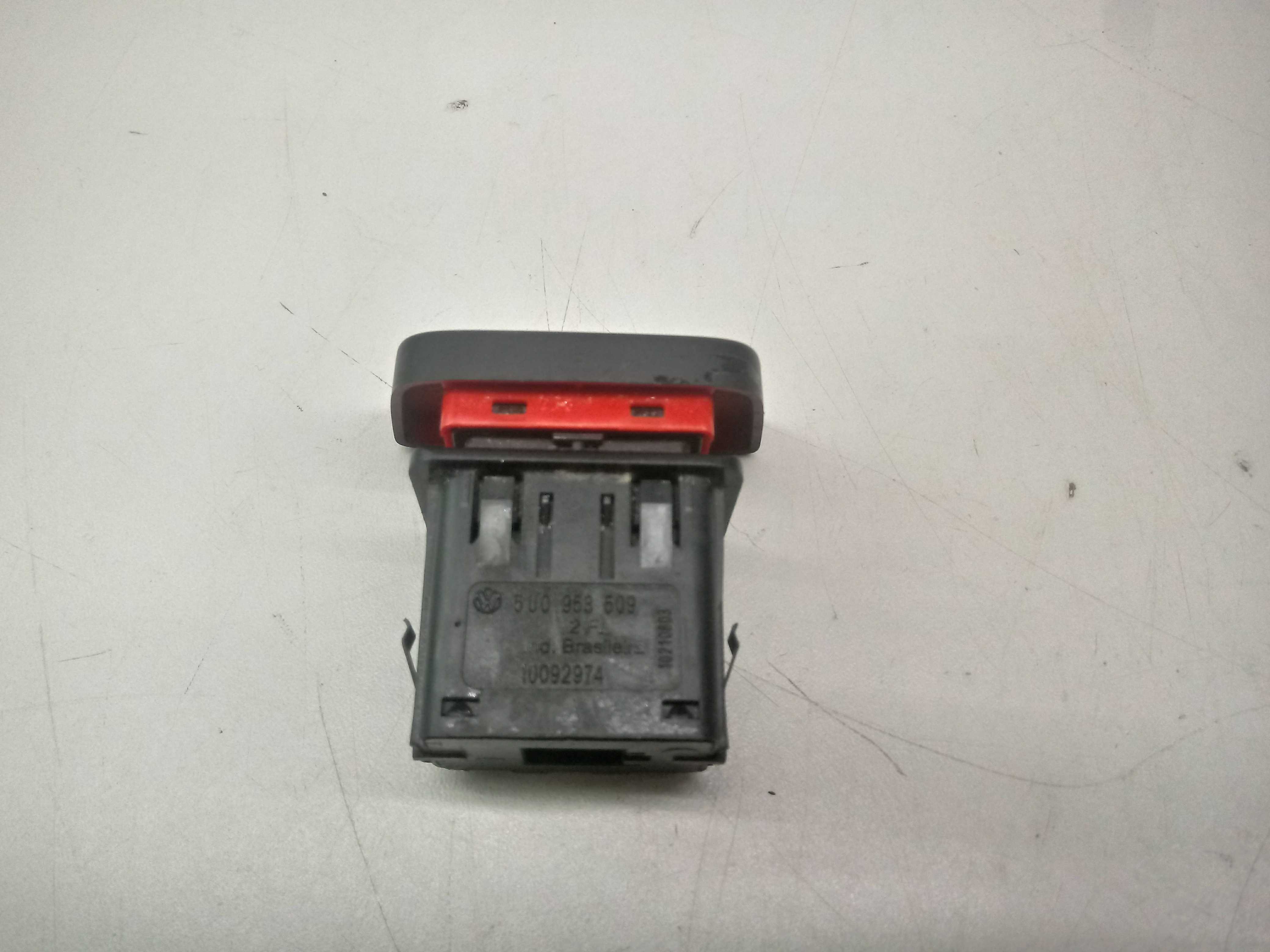 Botao Pisca Alerta Gol Voyage Saveiro G7 Preto 2