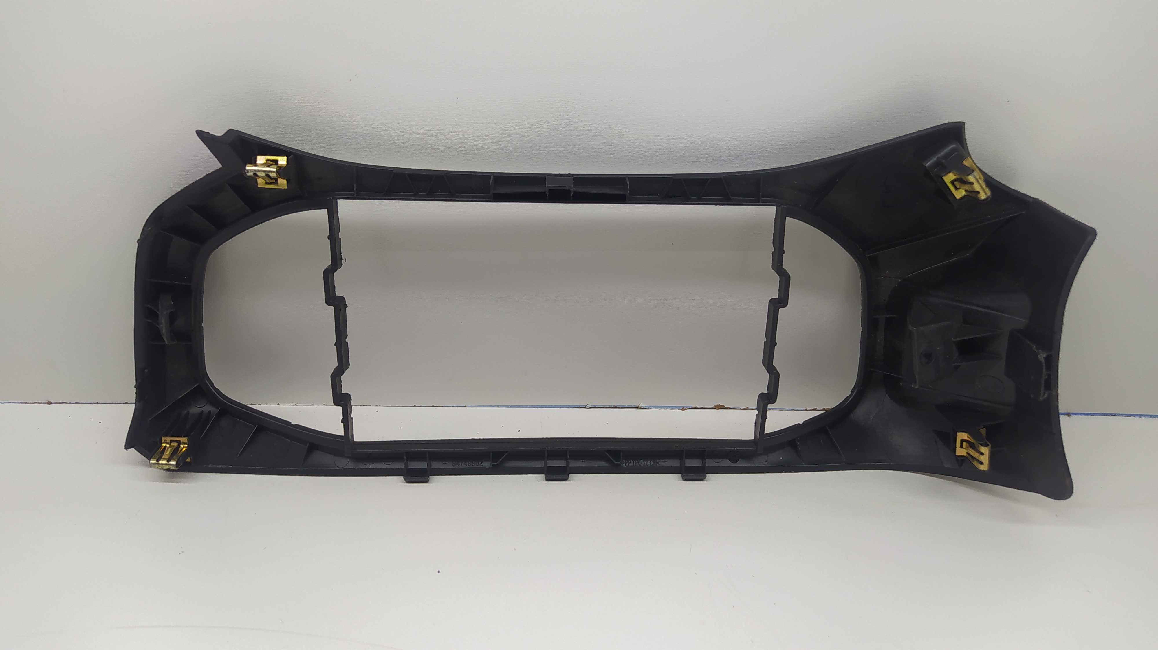 Moldura Central Painel Multimídia Gm Onix 2013 5