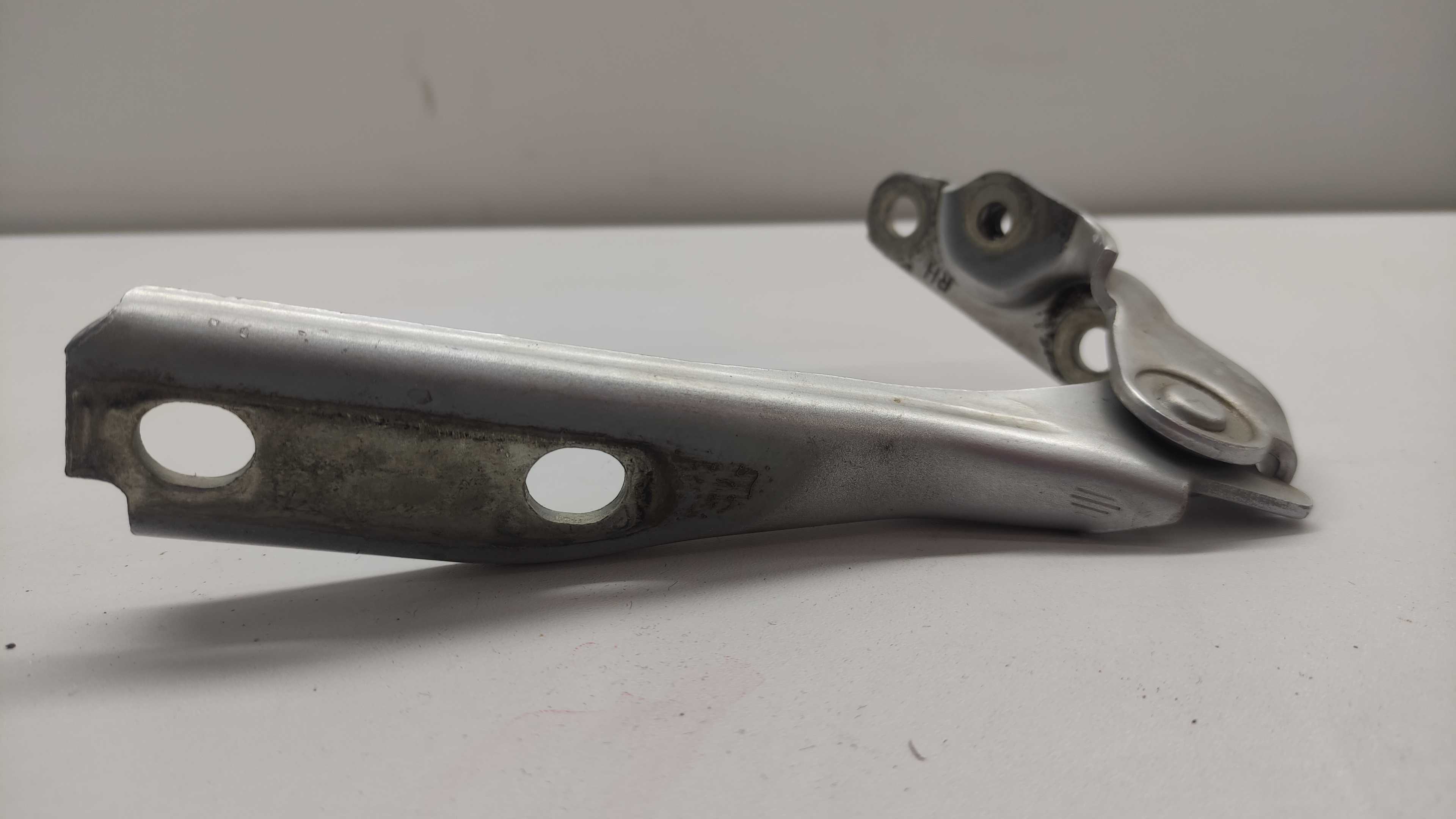 Dobradiça Braço Do Capo Direito Audi A3 2003 3