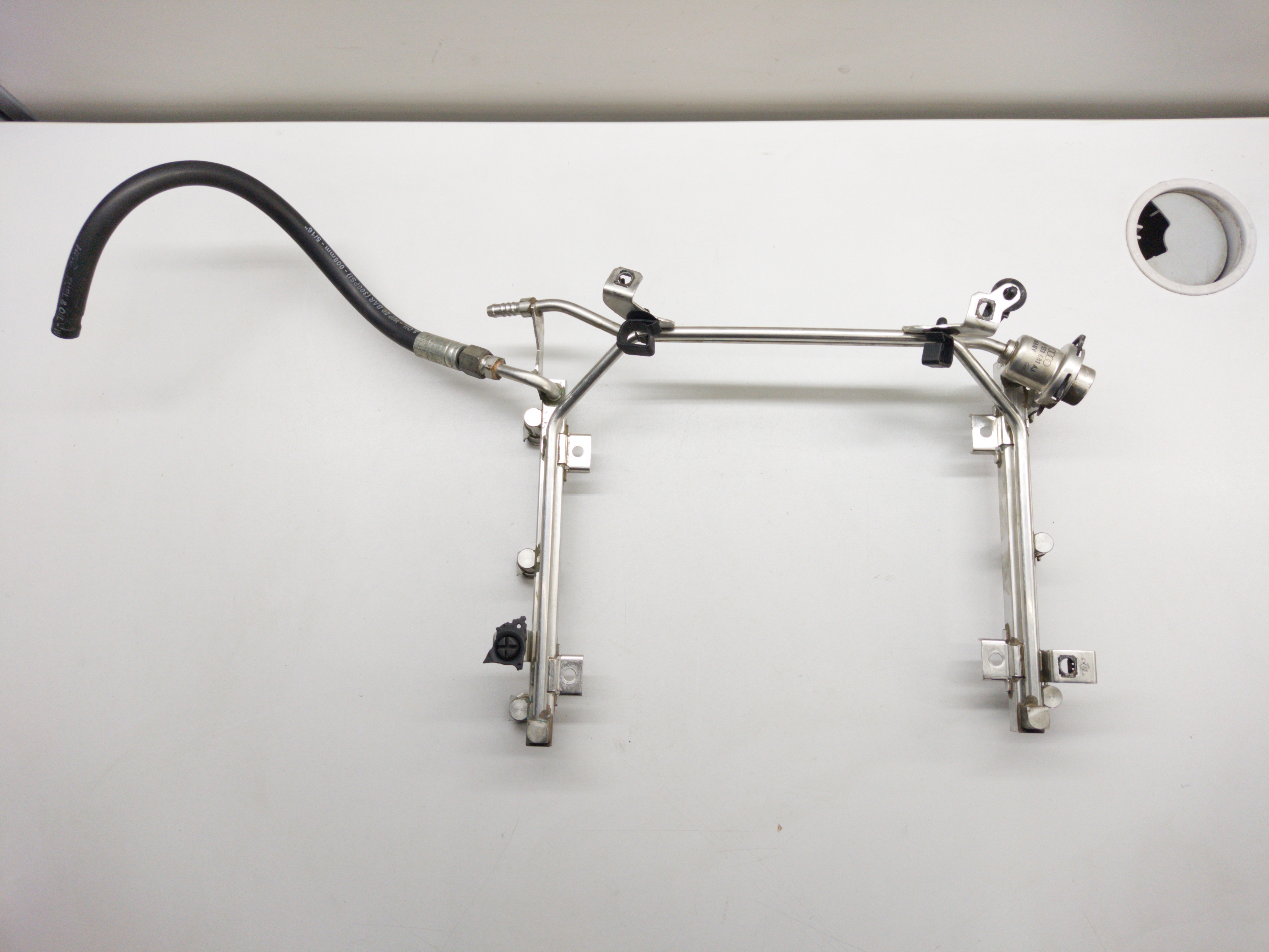 Flauta Dos Bicos Combustível Vw Passat/audi A4 1