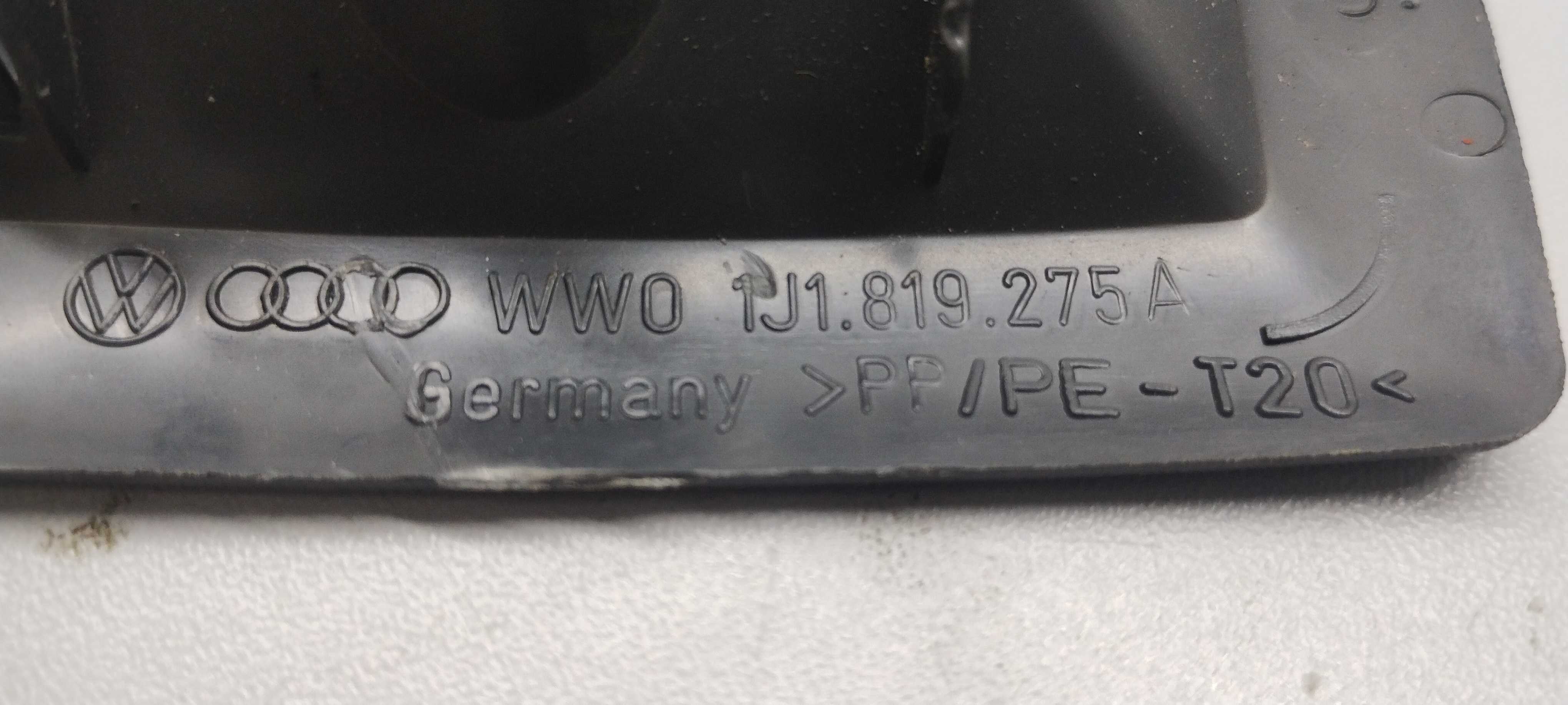 Difusor De Ar Tapete Lado Direit Audi A3 99/03 3